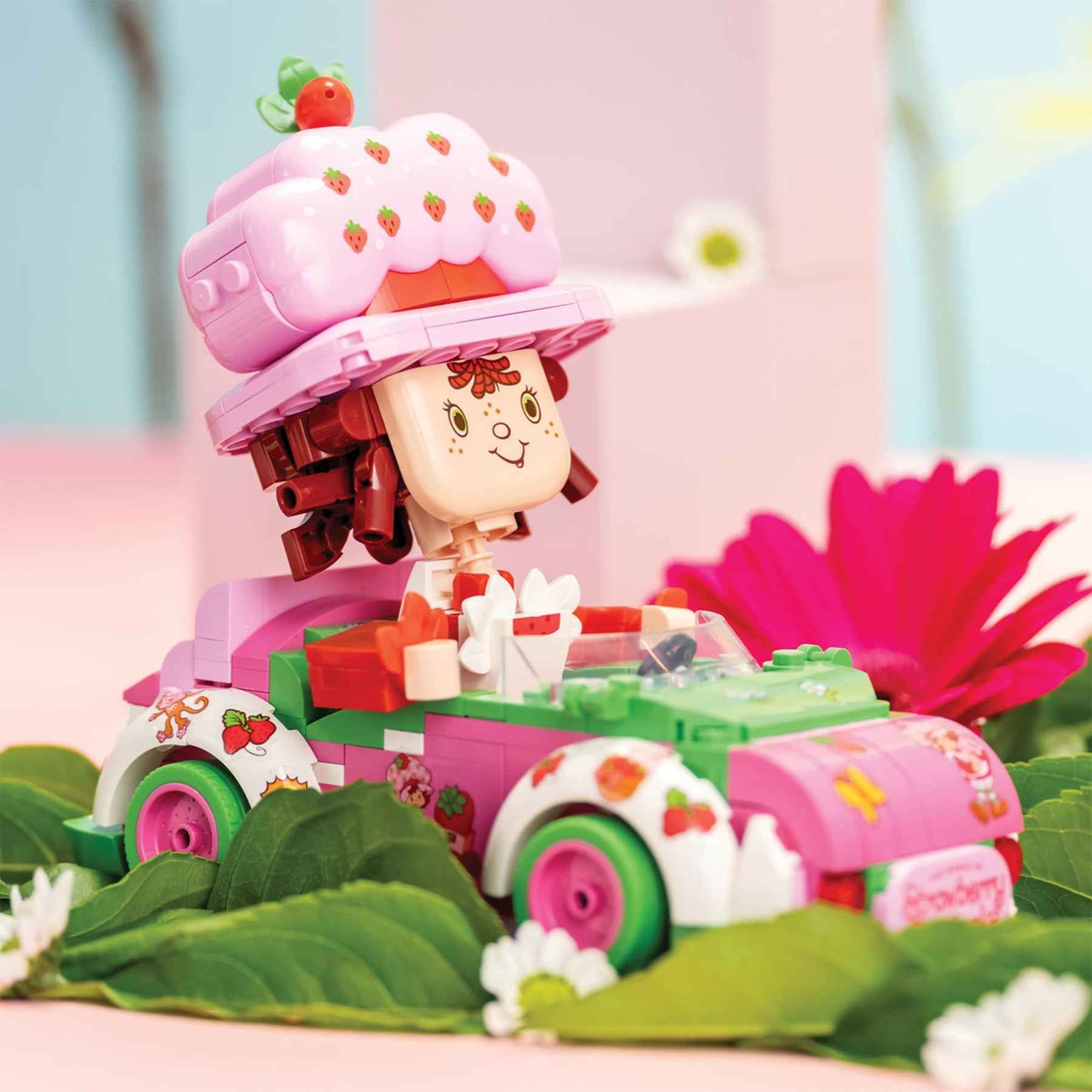 Strawberry Shortcake With Berry Cruiser 358-Piece Building Set