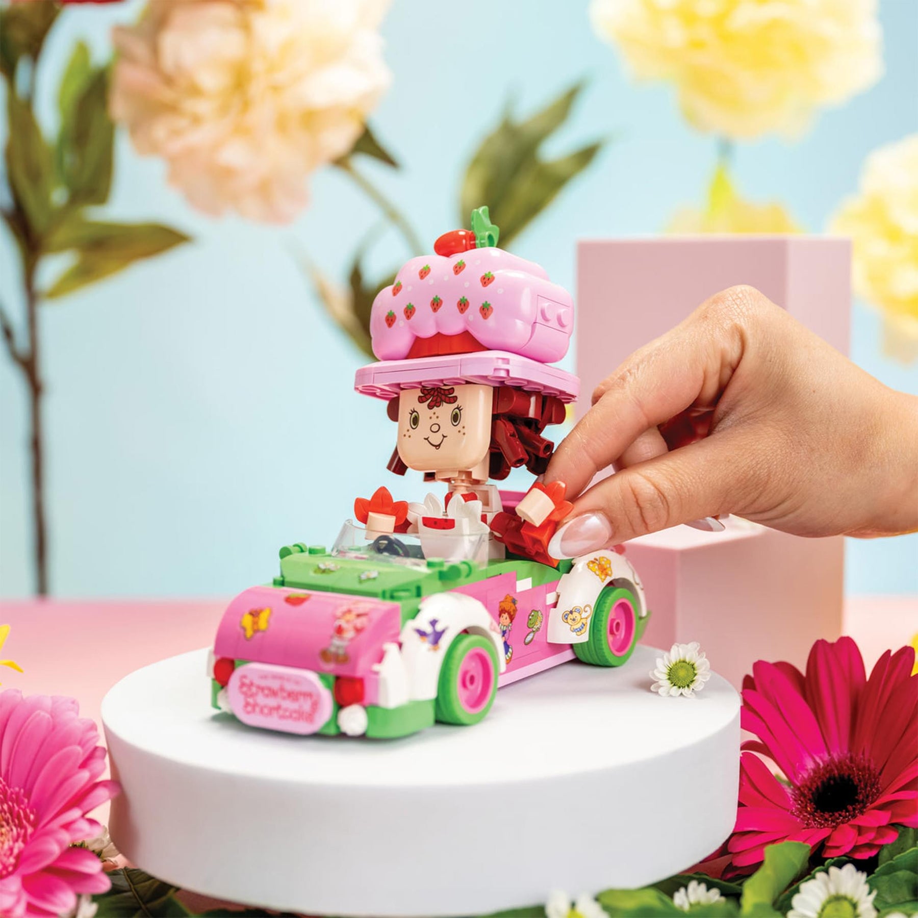 Strawberry Shortcake With Berry Cruiser 358-Piece Building Set