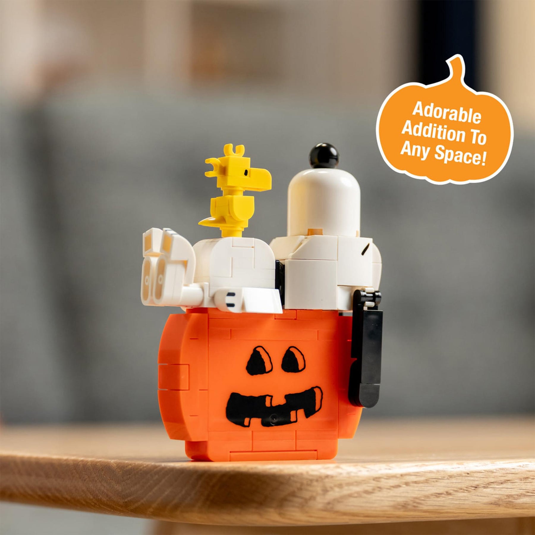 Peanuts Snoopy Sleeping On Pumpkin 122-Piece Building Set
