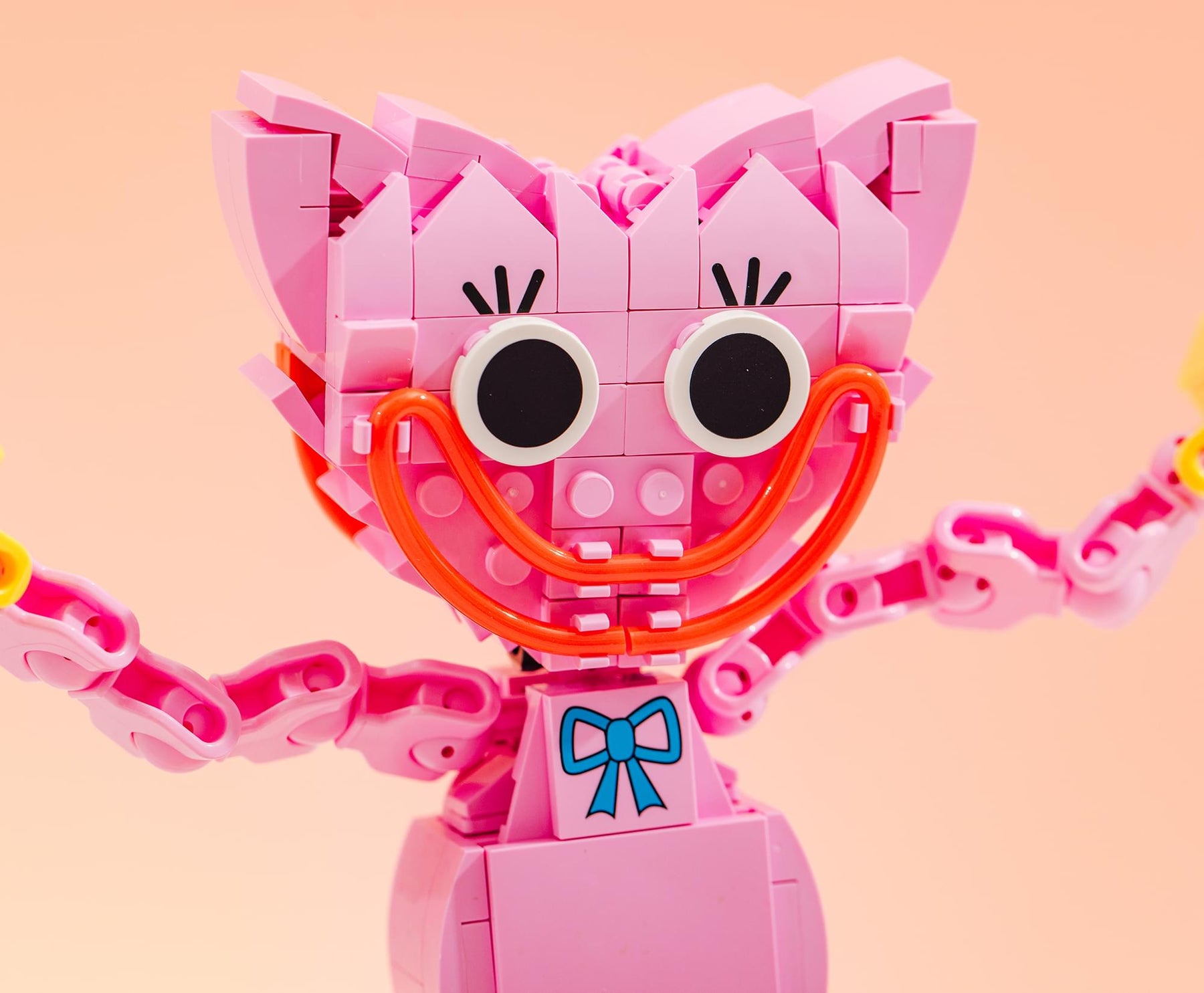 Brickcraft Poppy Playtime Kissy Missy 240-Piece Building Block Set