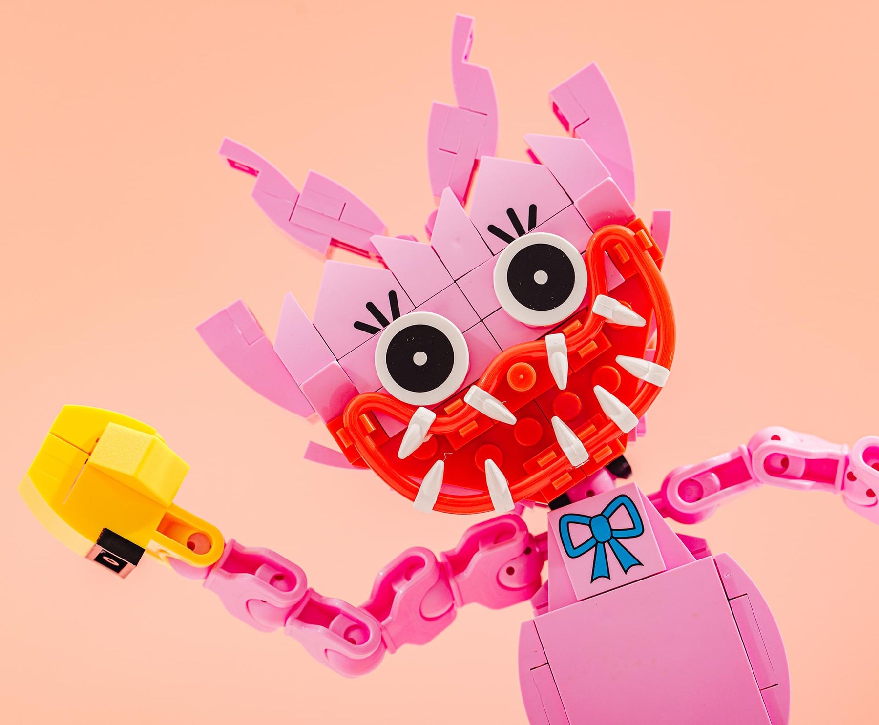 Brickcraft Poppy Playtime Kissy Missy 240-Piece Building Block Set