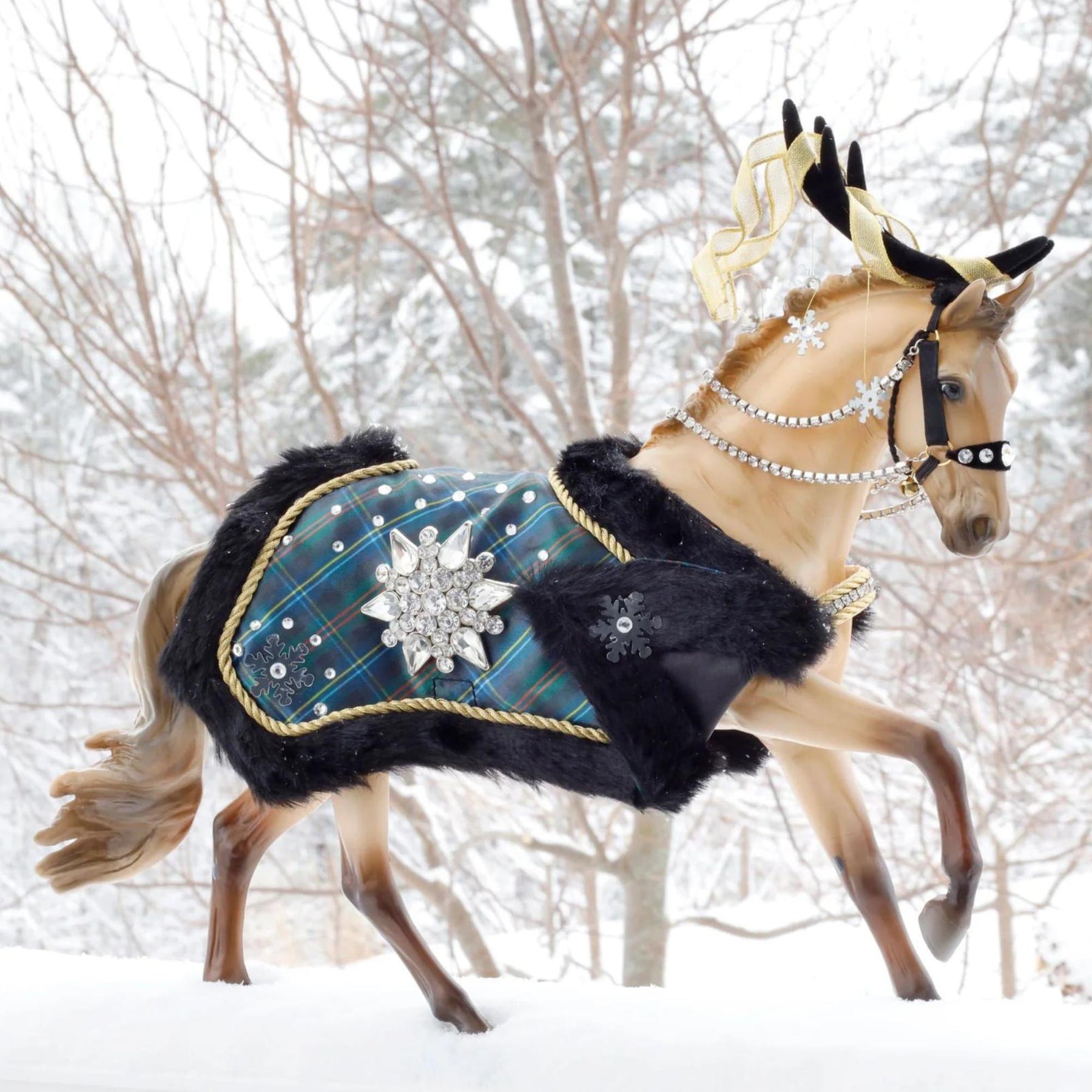 Breyer 2023 Holiday Horse | Highlander