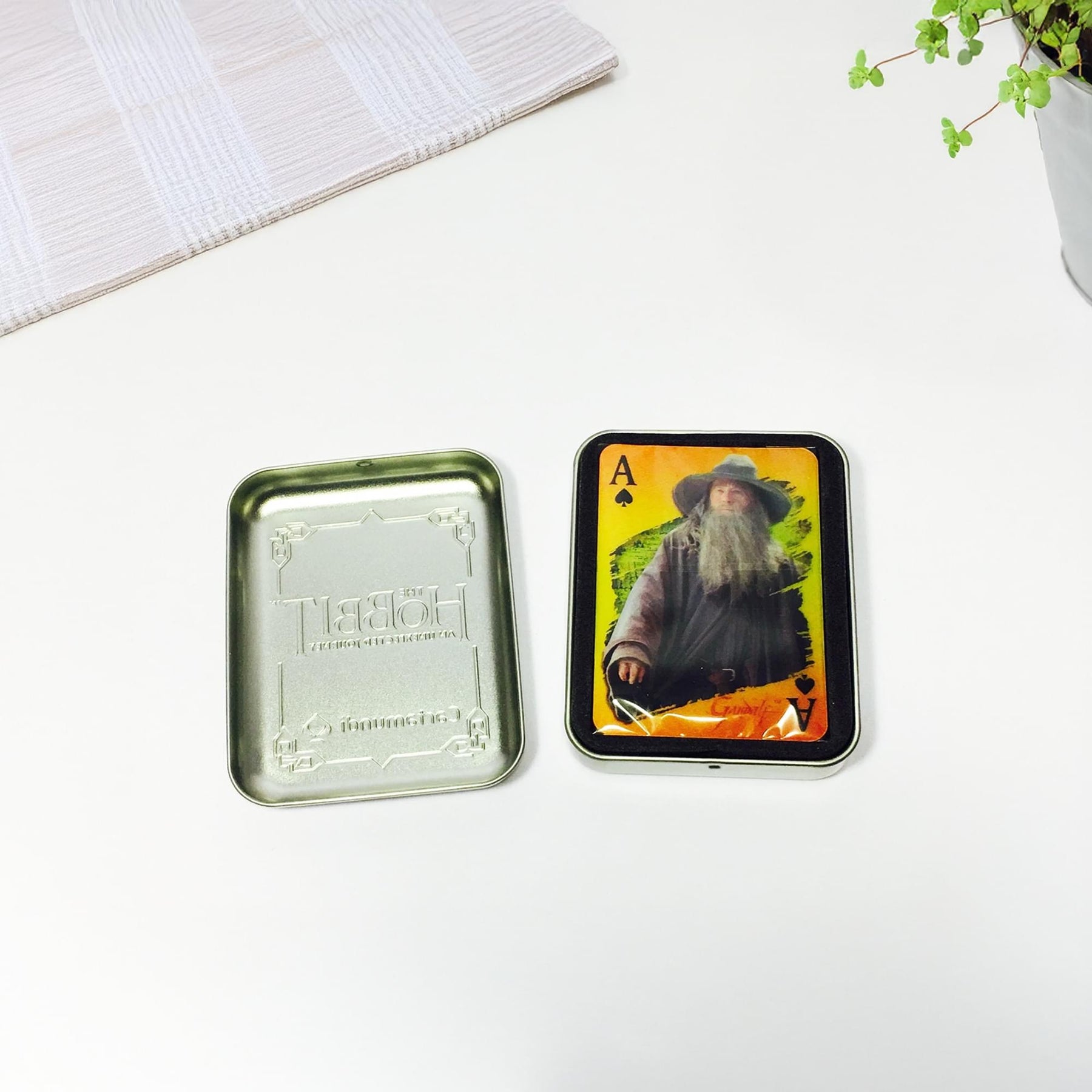 The Hobbit: An Unexpected Journey Lenticular Playing Cards w/ Collectible Tin