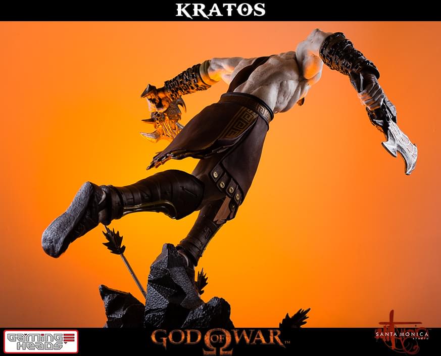 God of War: Lunging Kratos 1/4 Scale Statue