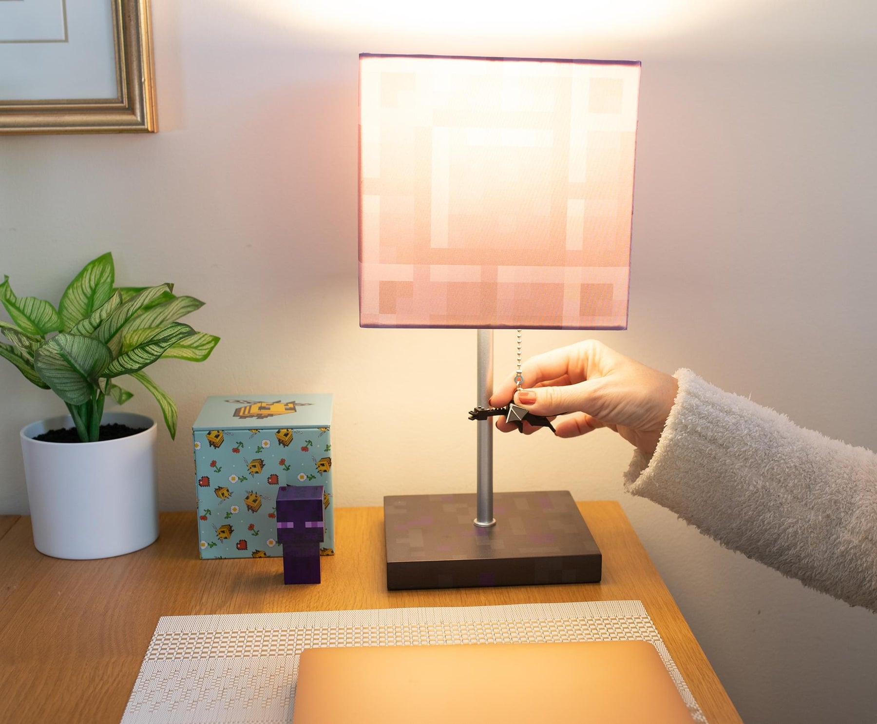Minecraft Nether Portal Desk Lamp with Ender Dragon Pull