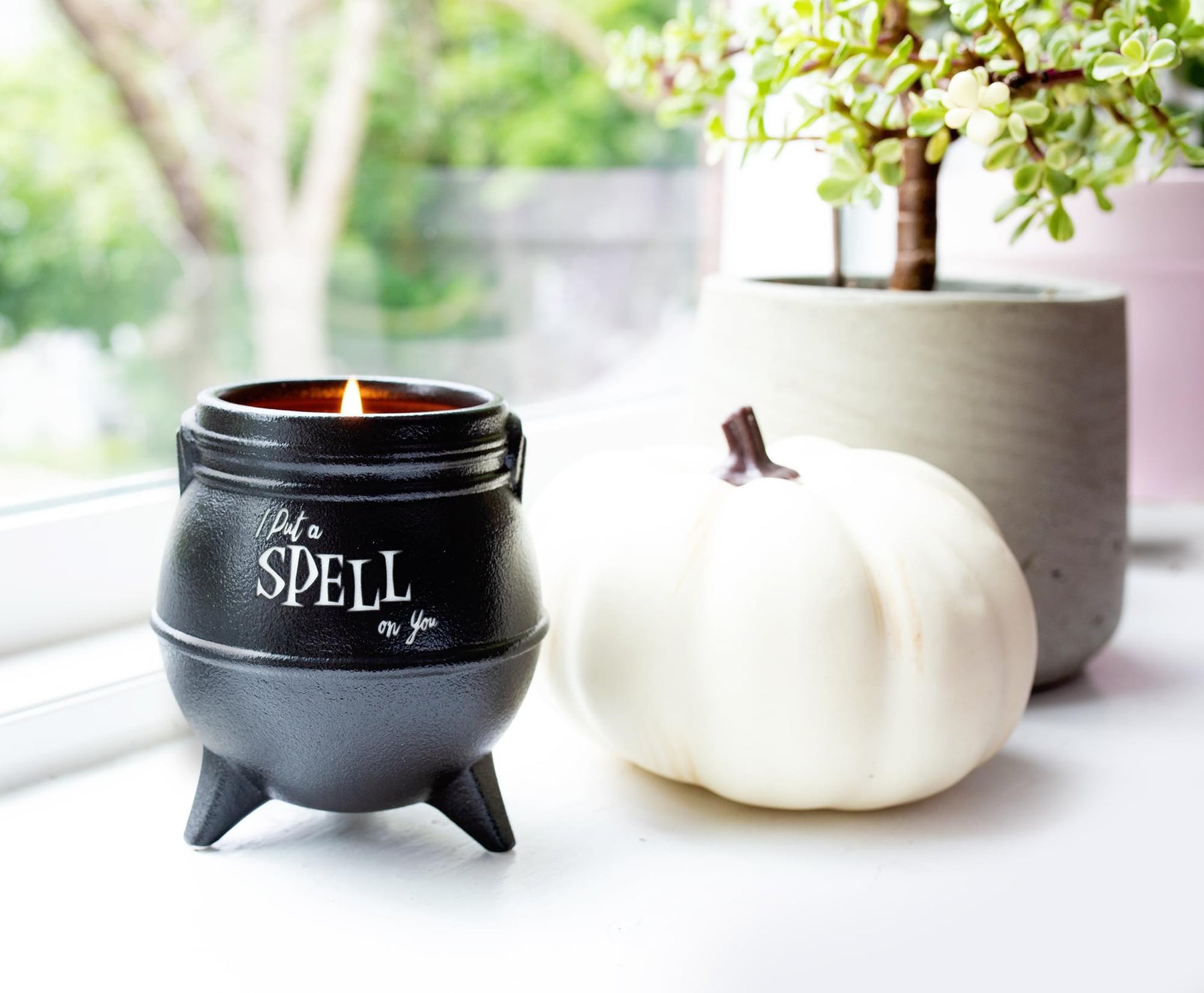 Disney Hocus Pocus "I Put A Spell On You" Ceramic Cauldron Candle