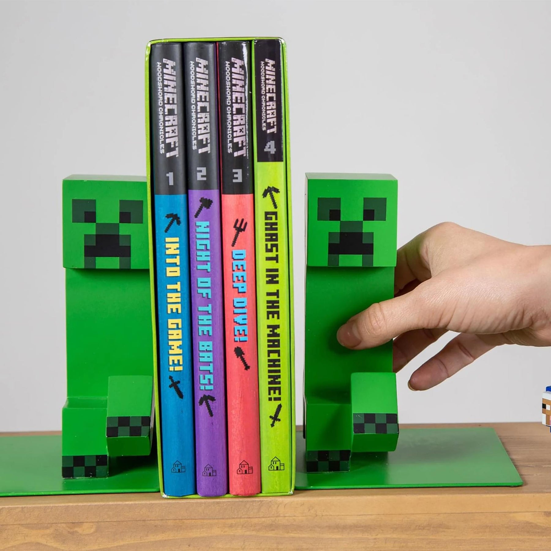 Minecraft 2-Piece Reader Bundle | Bee Reading Light & Creeper Bookends