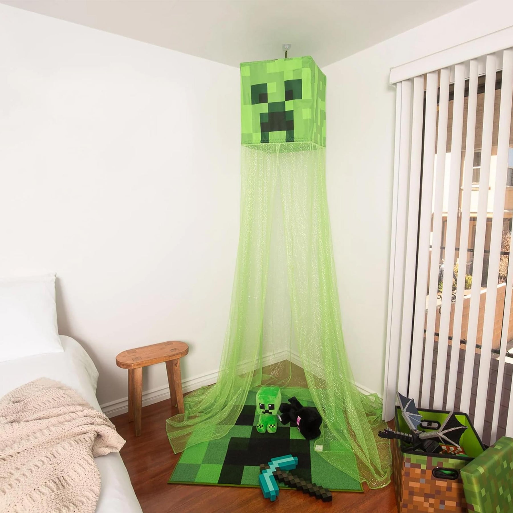 Minecraft 2-Piece Creeper Bedroom Bundle | Nightlight & Bed Canopy