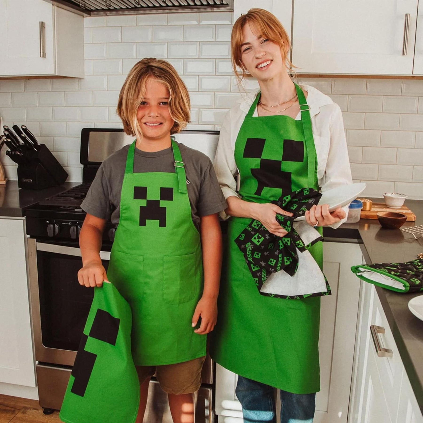 Minecraft Kitchen Set: Creeper Youth Apron & TNT Cookie Jar