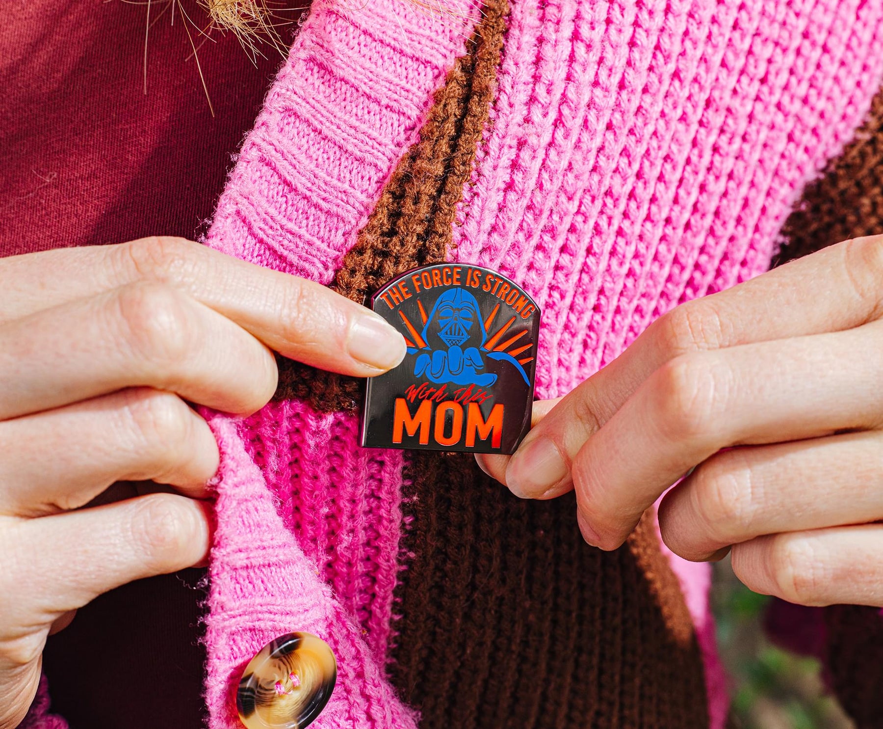 Star Wars Darth Vader "The Force Is Strong With This Mom" Enamel Pin