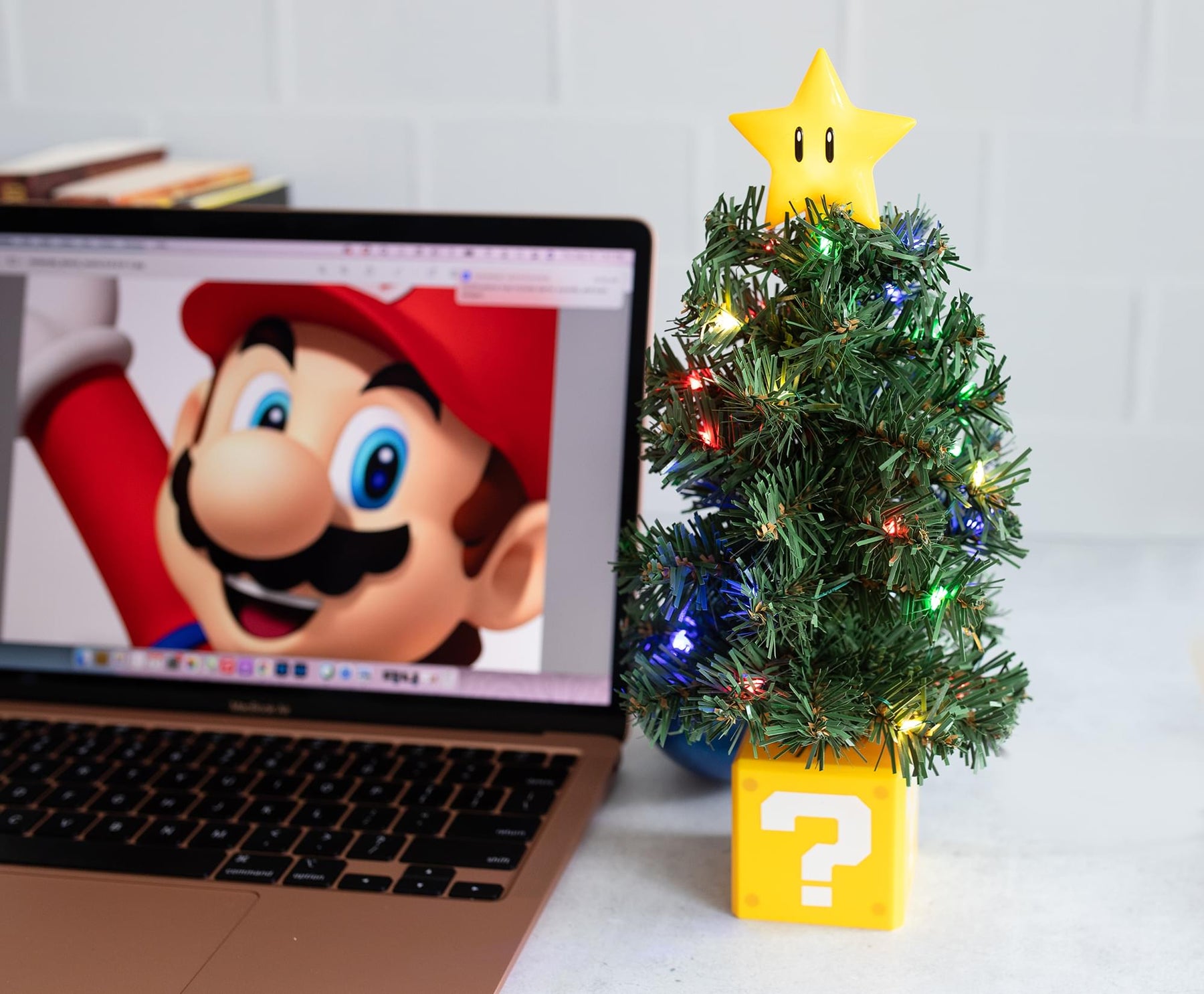 Super Mario Bros. Super Star LED USB-Powered Light-Up Desktop Holiday Tree