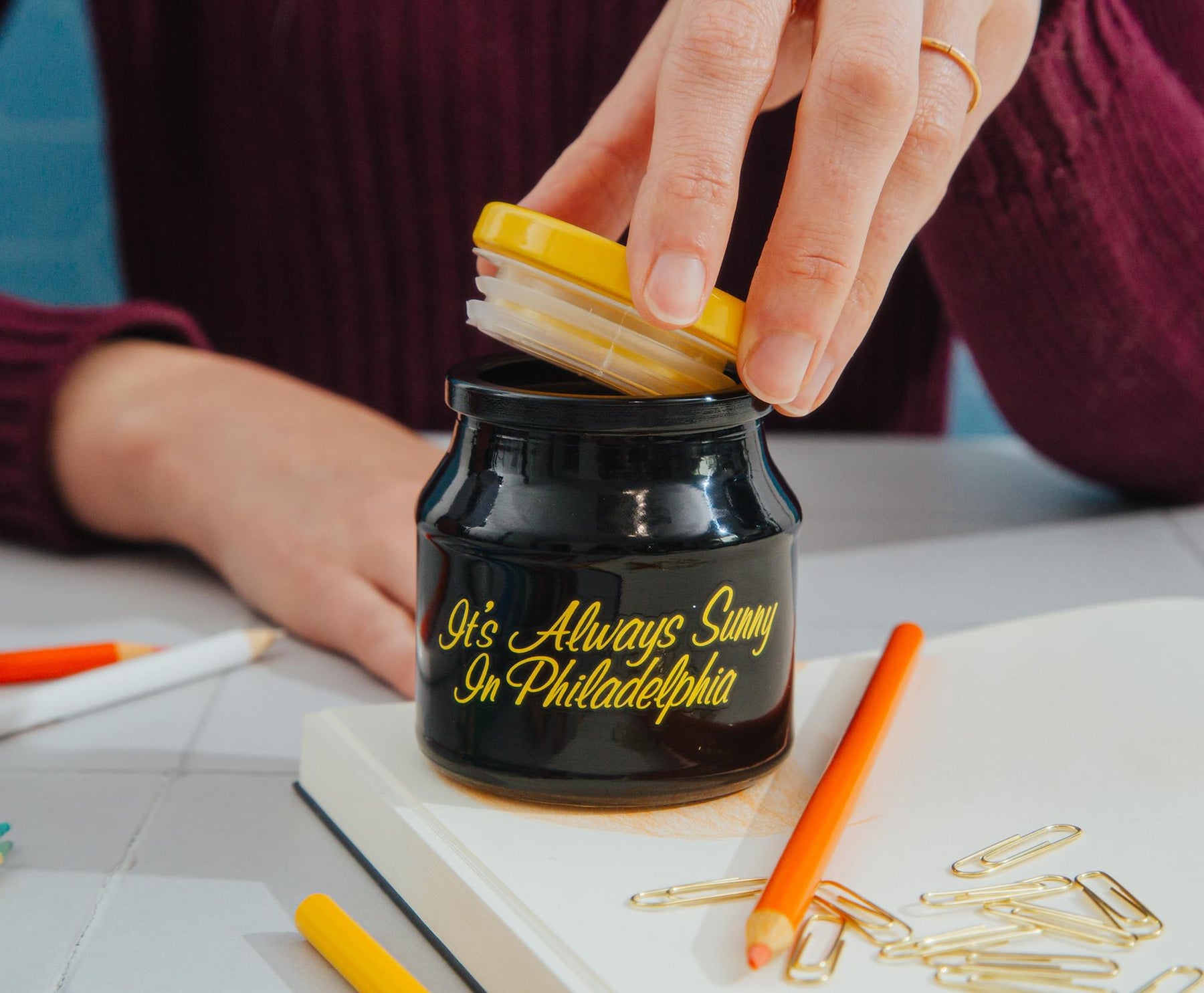 It's Always Sunny In Philadelphia Family Portrait Glass Storage Jar With Lid