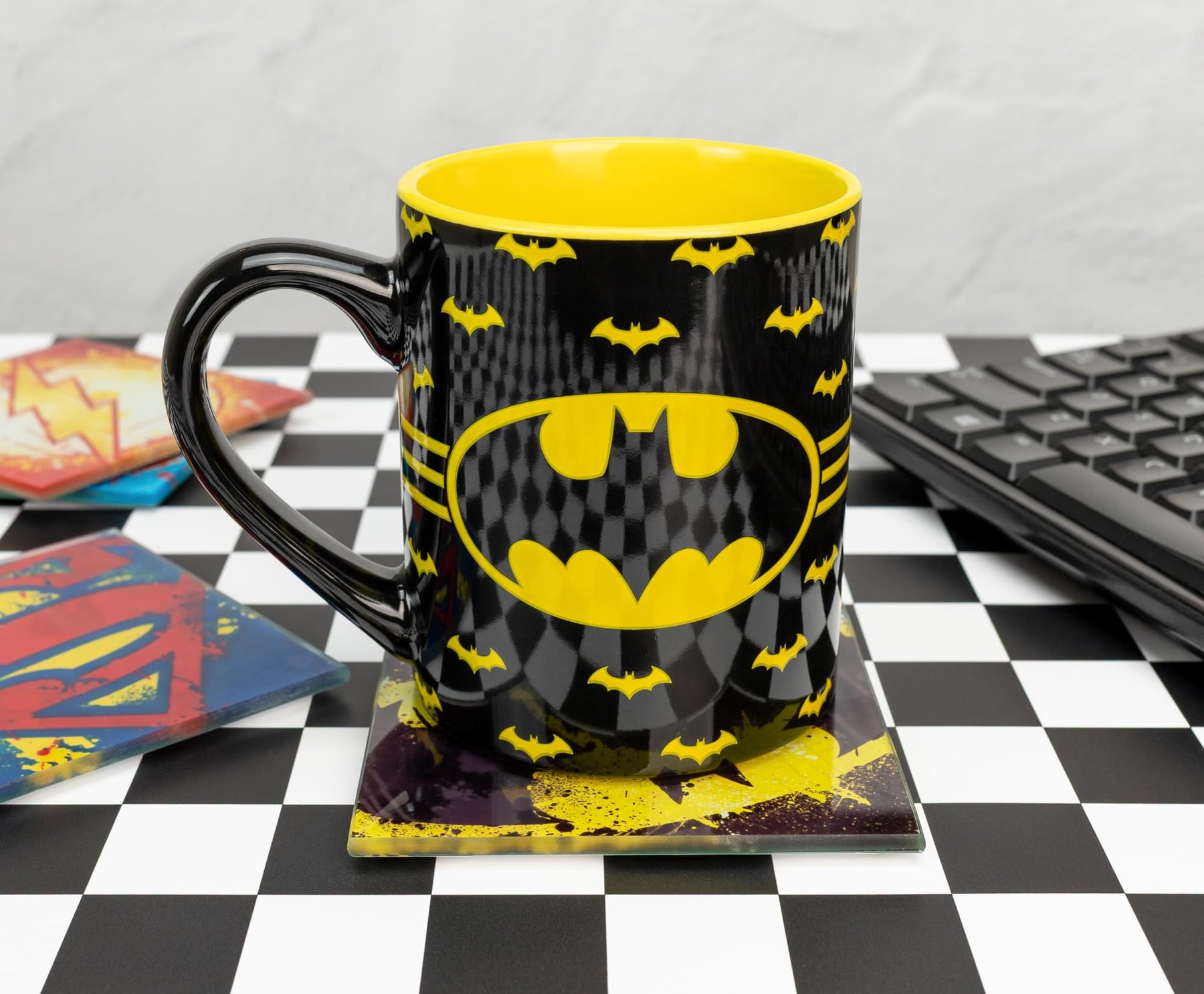 DC Comics Batman Logo Ceramic Mug | Holds 14 Ounces