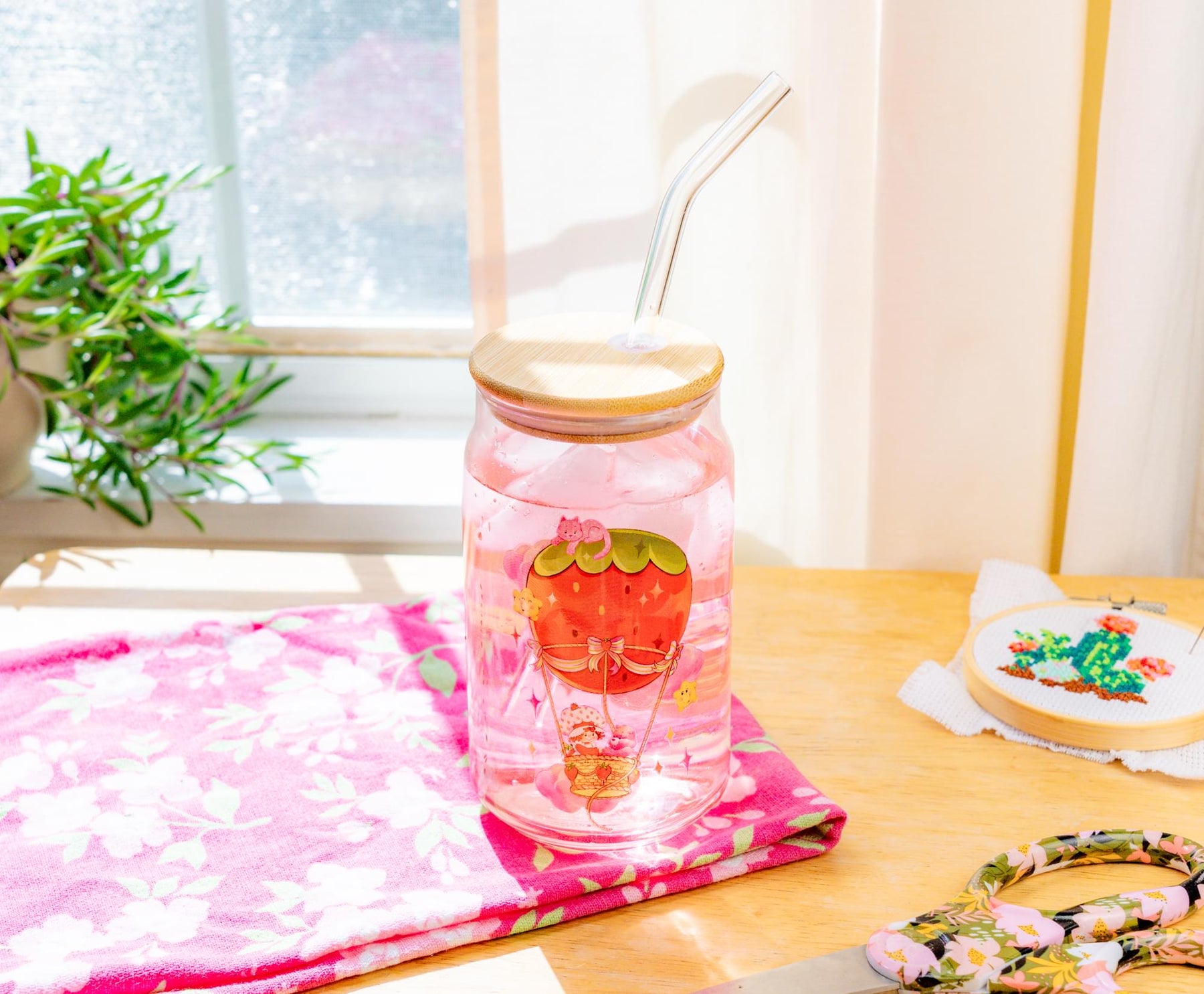 Care Bears x Strawberry Shortcake 16-Ounce Glass Tumbler With Lid and Straw