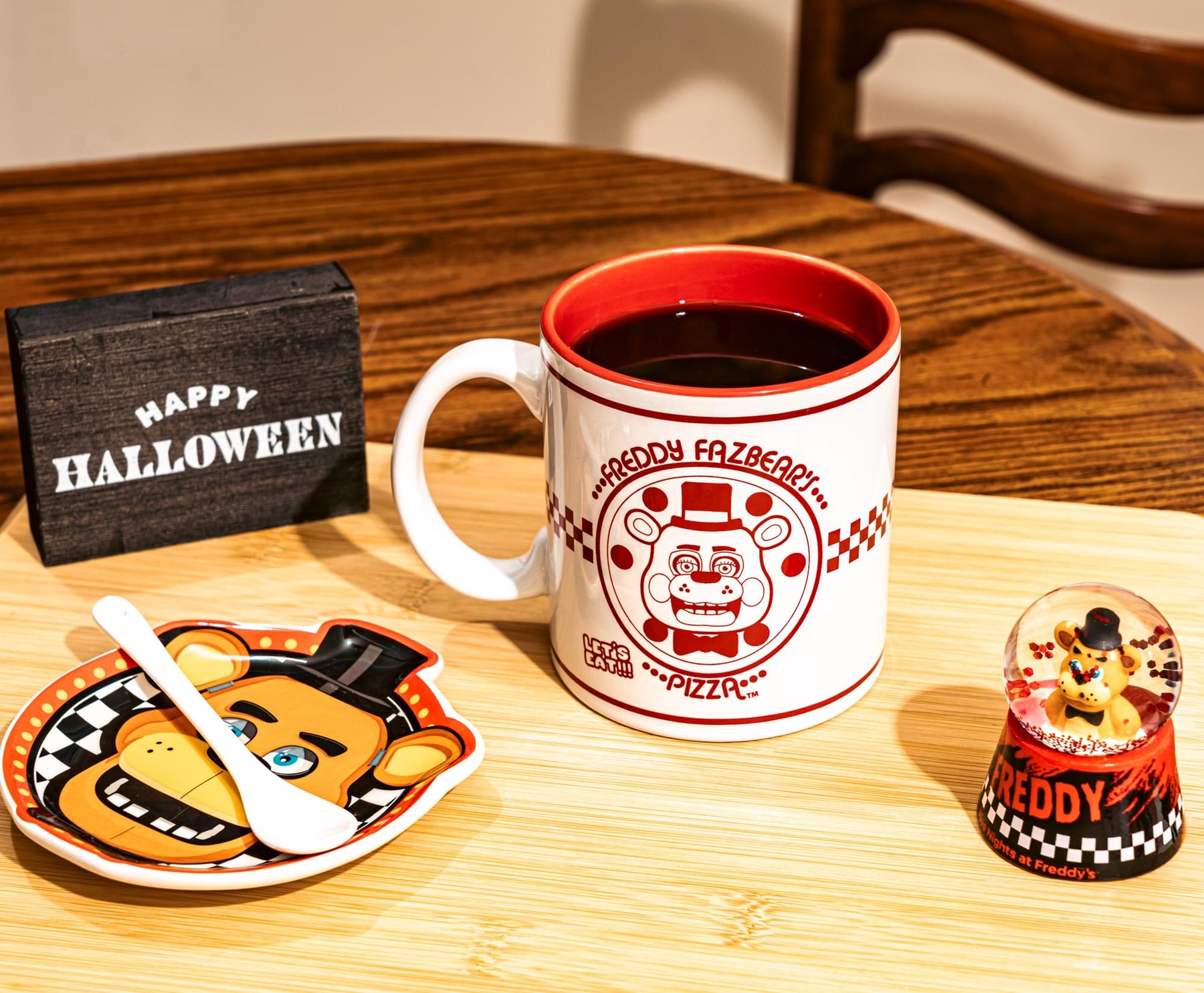 Five Nights At Freddy's Freddy Fazbear's Pizza Box Ceramic Mug | Holds 20 Ounces