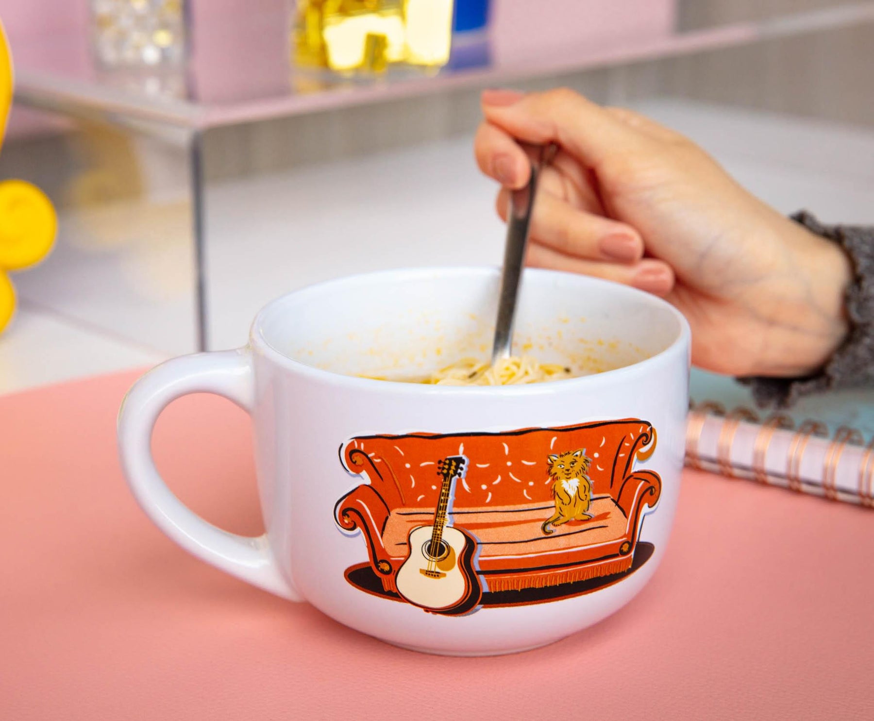 Friends Smelly Cat Central Perk Ceramic Soup Mug With Vented Lid | 24 Ounces