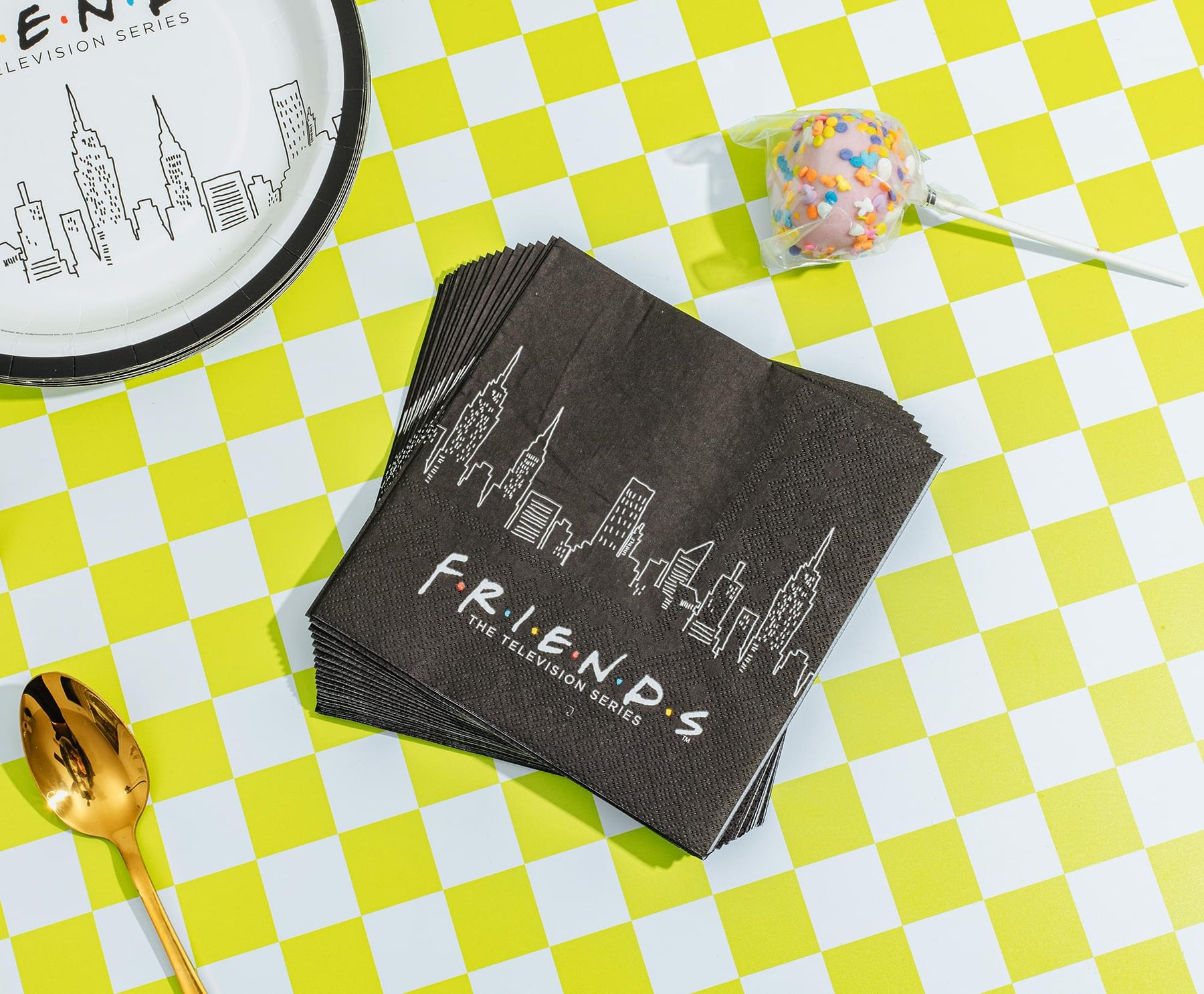 Friends New York City Skyline 60-Piece Party Tableware Set