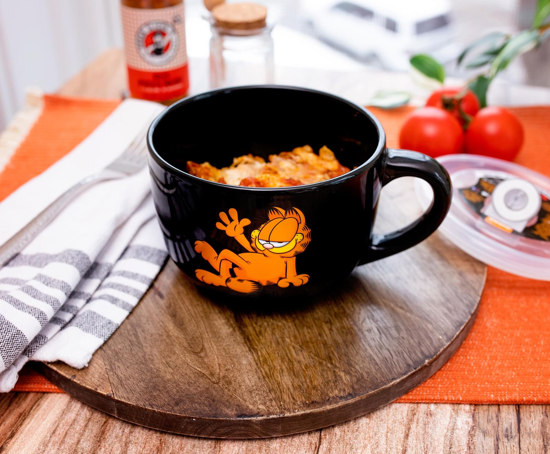 Garfield Ceramic Soup Mug With Vented Lid | Holds 24 Ounces