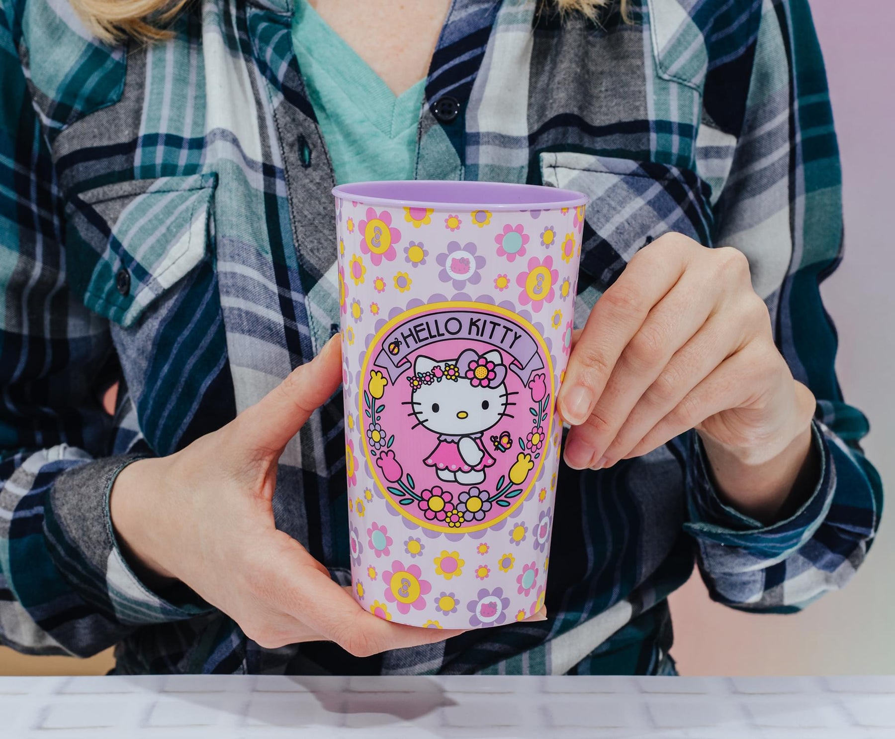 Sanrio Hello Kitty Flowers 4-Piece Plastic Cup Set | Each Holds 22 Ounces