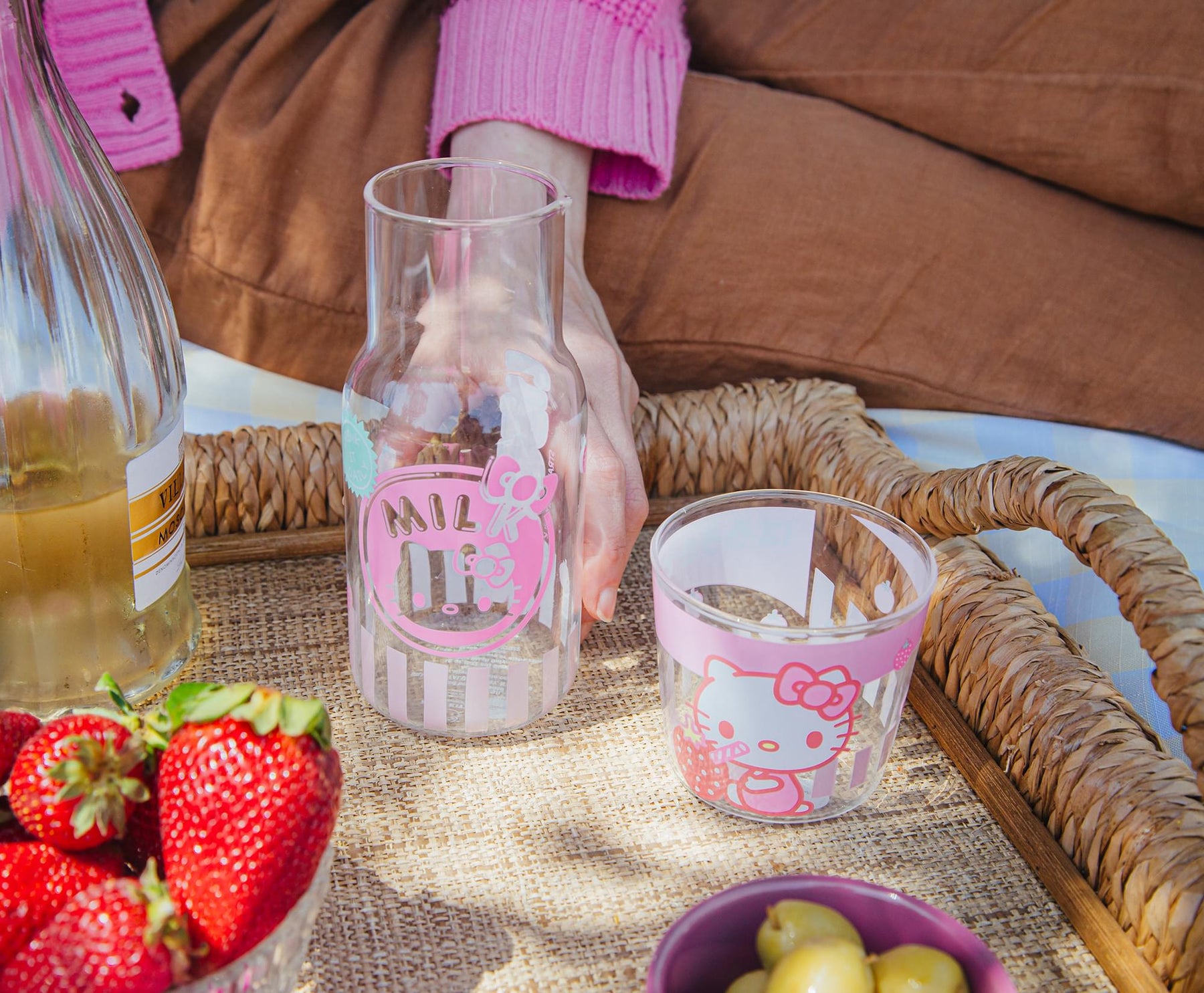 Sanrio Hello Kitty Strawberry Milk 18-Ounce Glass Pitcher and 8-Ounce Cup