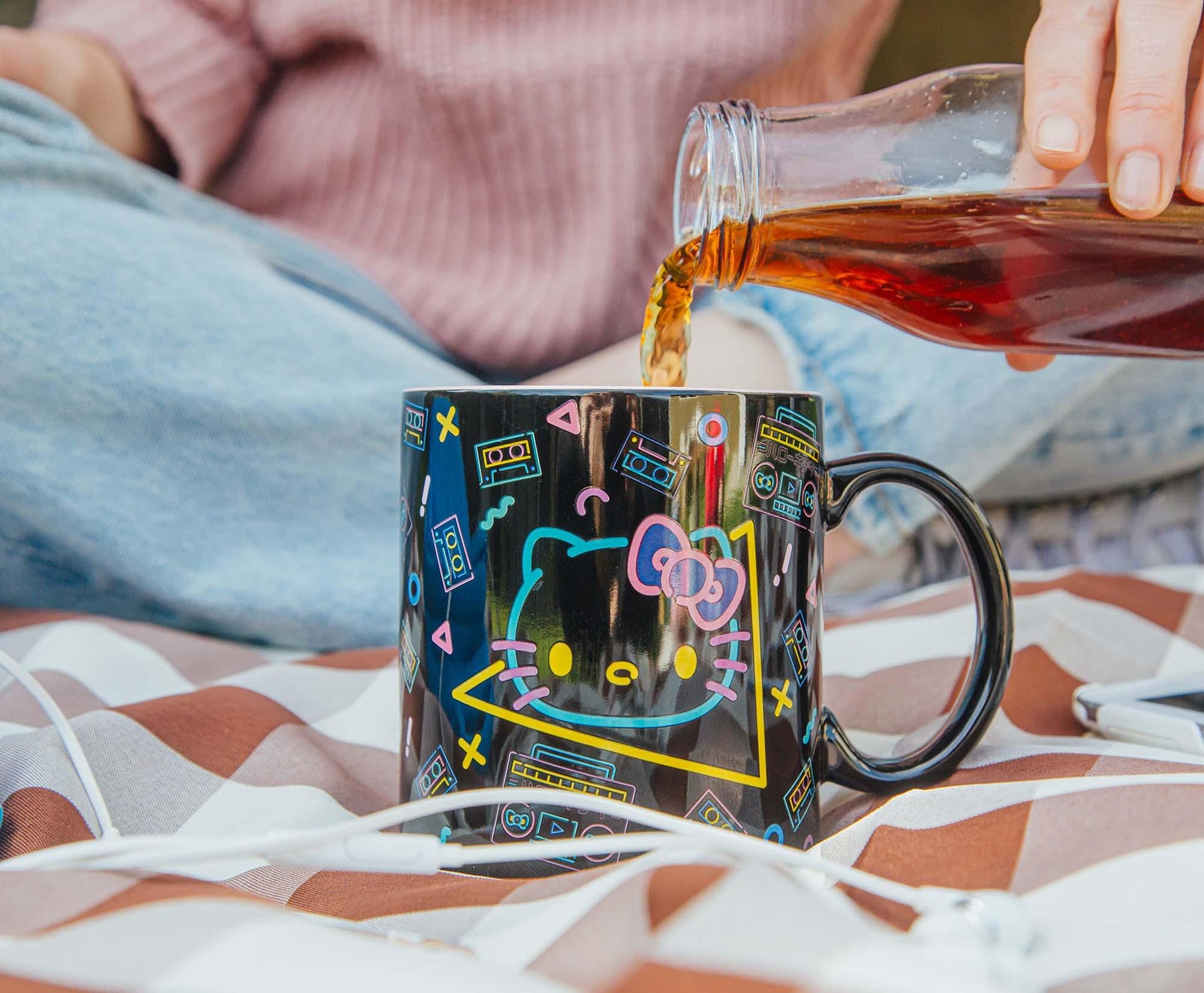 Sanrio Hello Kitty Retro Boombox and Cassette Print 20-Ounce Ceramic Mug