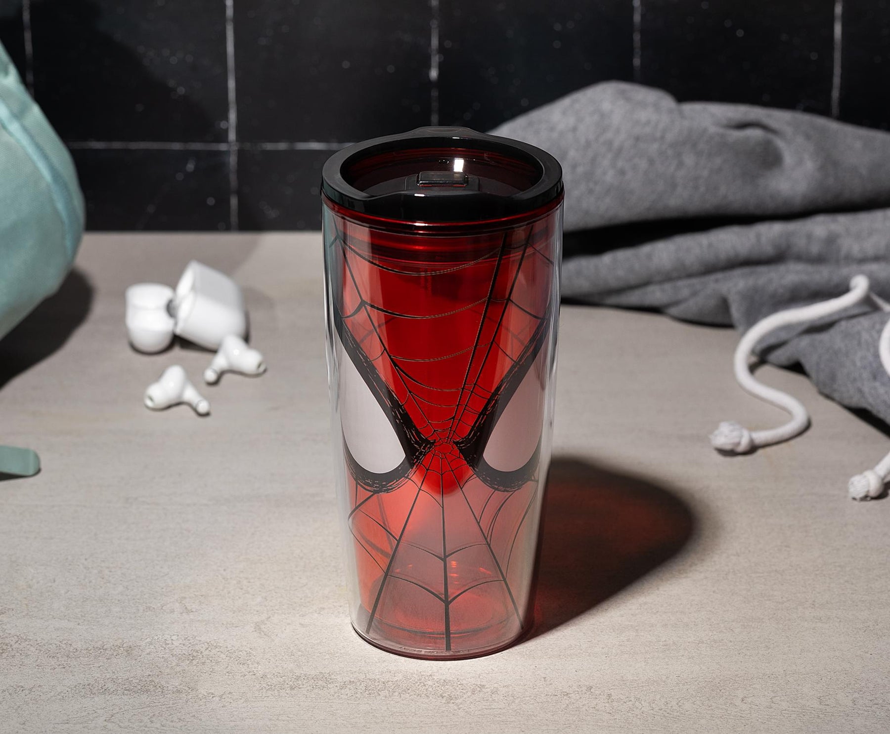 Marvel Spider-Man Face Plastic Travel Tumbler With Lid | Holds 20 Ounces