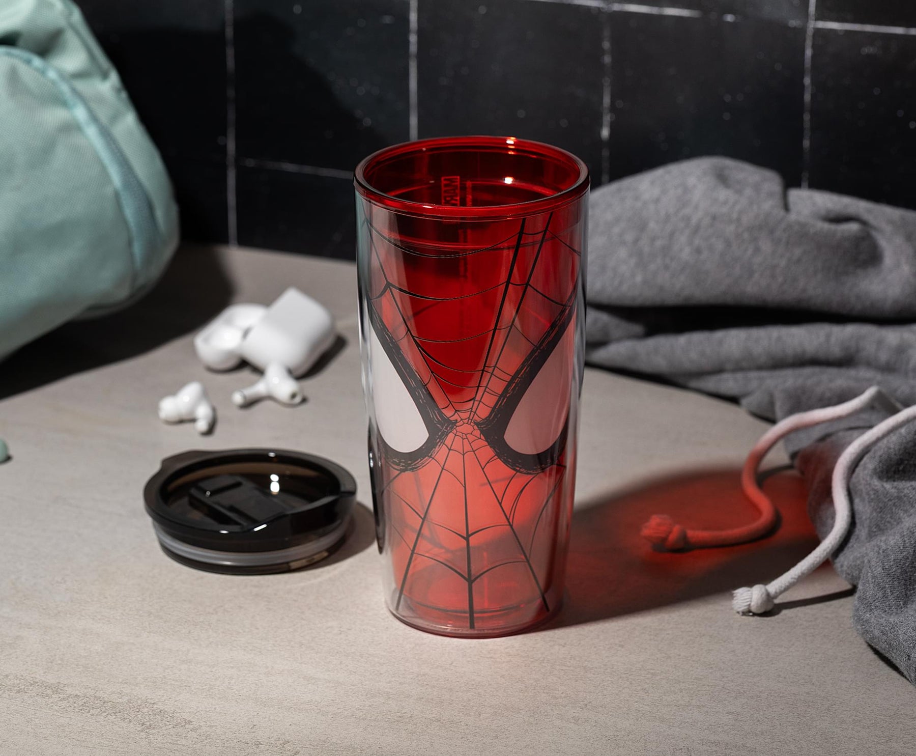 Marvel Spider-Man Face Plastic Travel Tumbler With Lid | Holds 20 Ounces