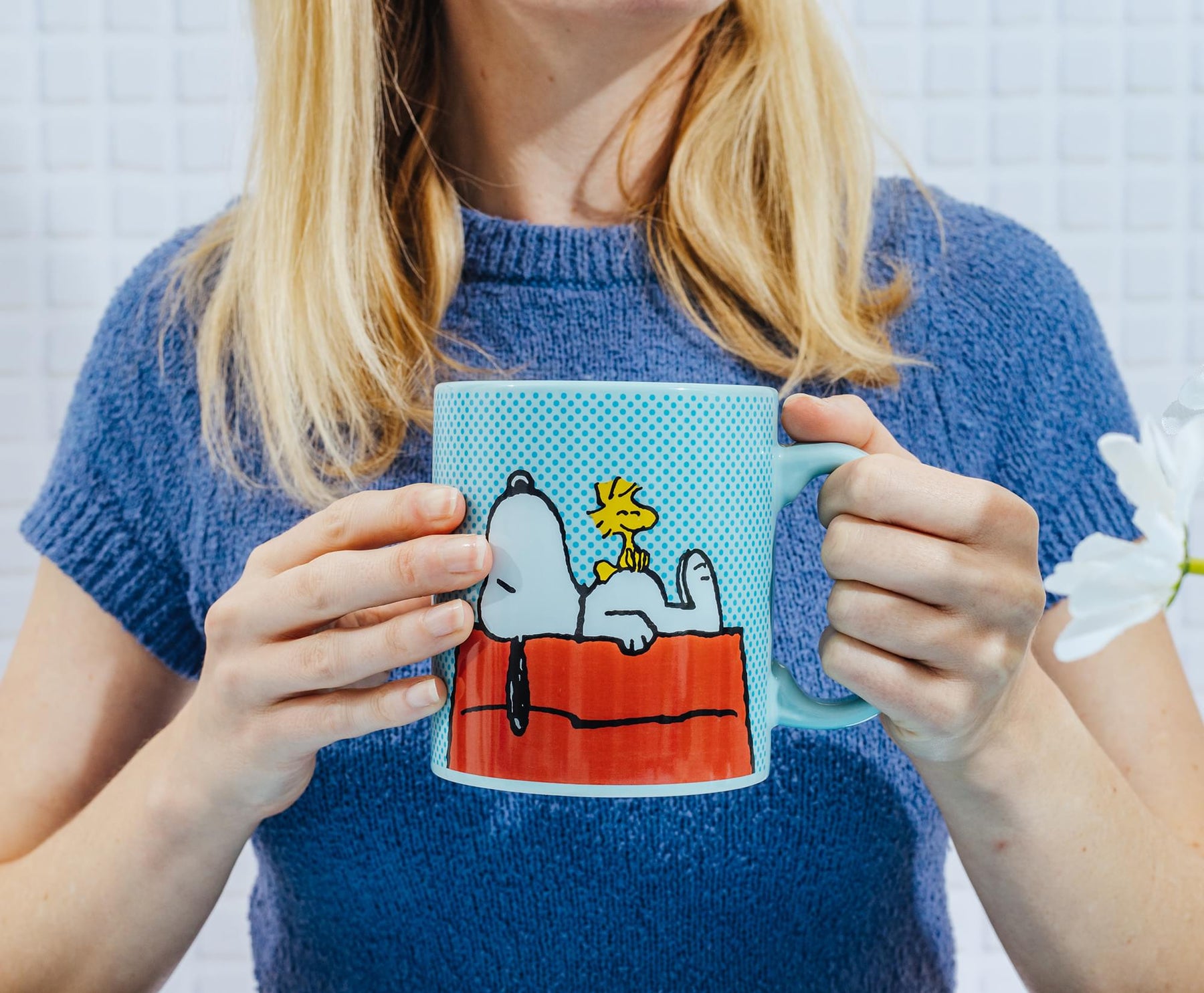 Peanuts Snoopy and Woodstock Lounging Ceramic Mug | Holds 20 Ounces