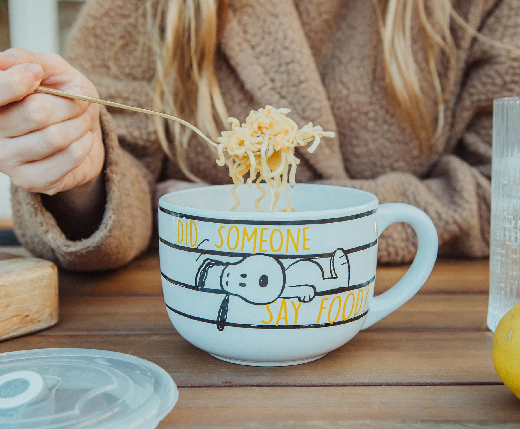 Peanuts Snoopy "Did Someone Say Food?" Ceramic Soup Mug With Vented Lid