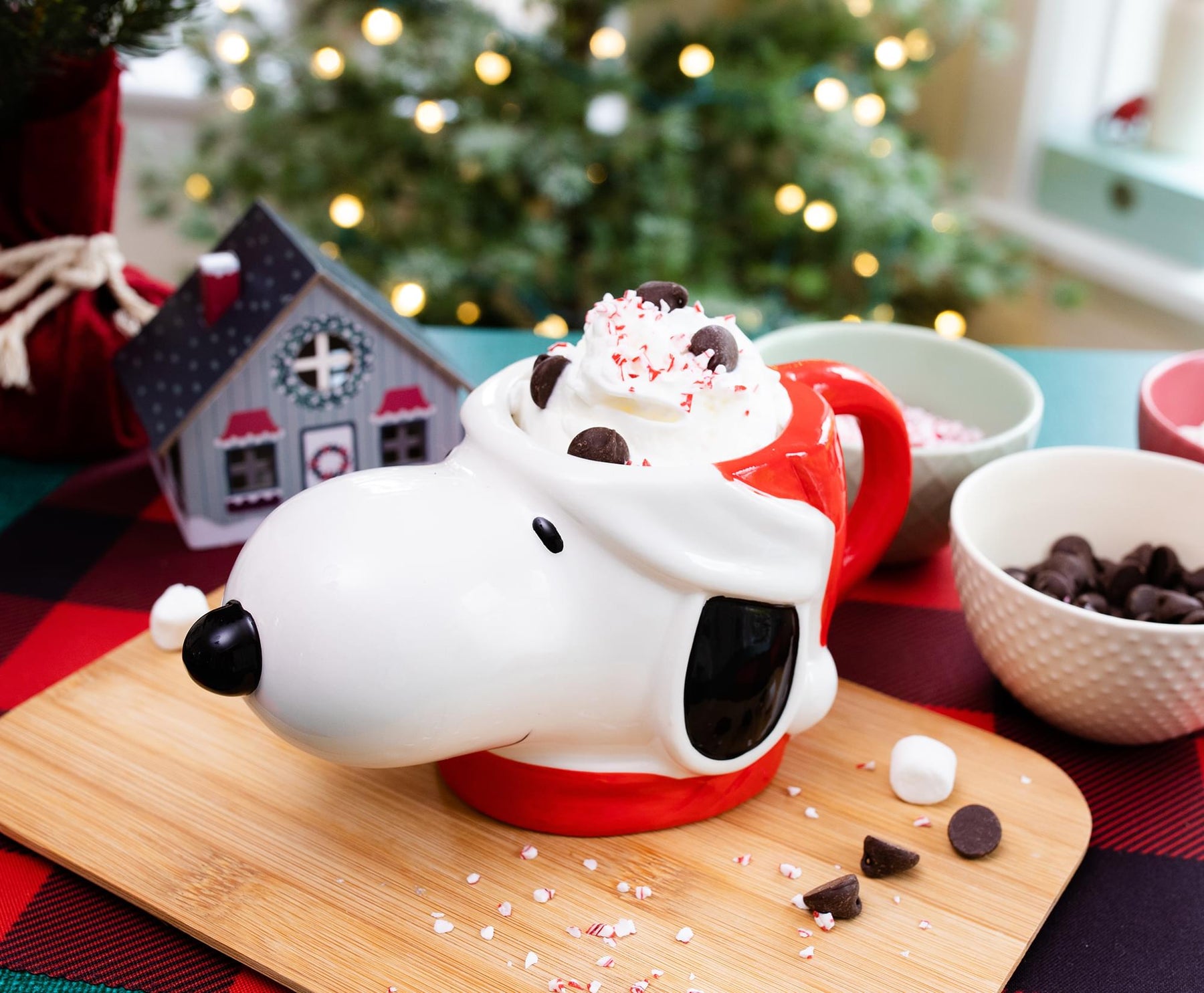 Peanuts Snoopy Christmas 3D Sculpted Ceramic Mug | Holds 20 Ounces