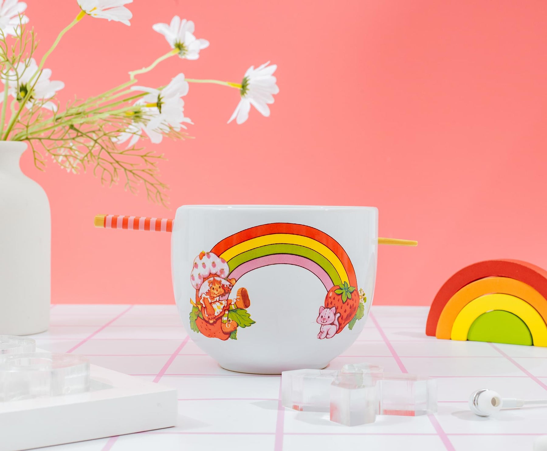 Strawberry Shortcake Rainbow 20-Ounce Ceramic Ramen Bowl With Chopsticks
