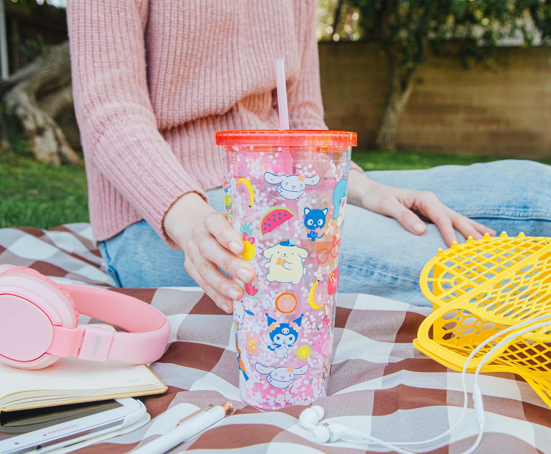 Sanrio Hello Kitty and Friends Icons Confetti Carnival Cup | Holds 32 Ounces