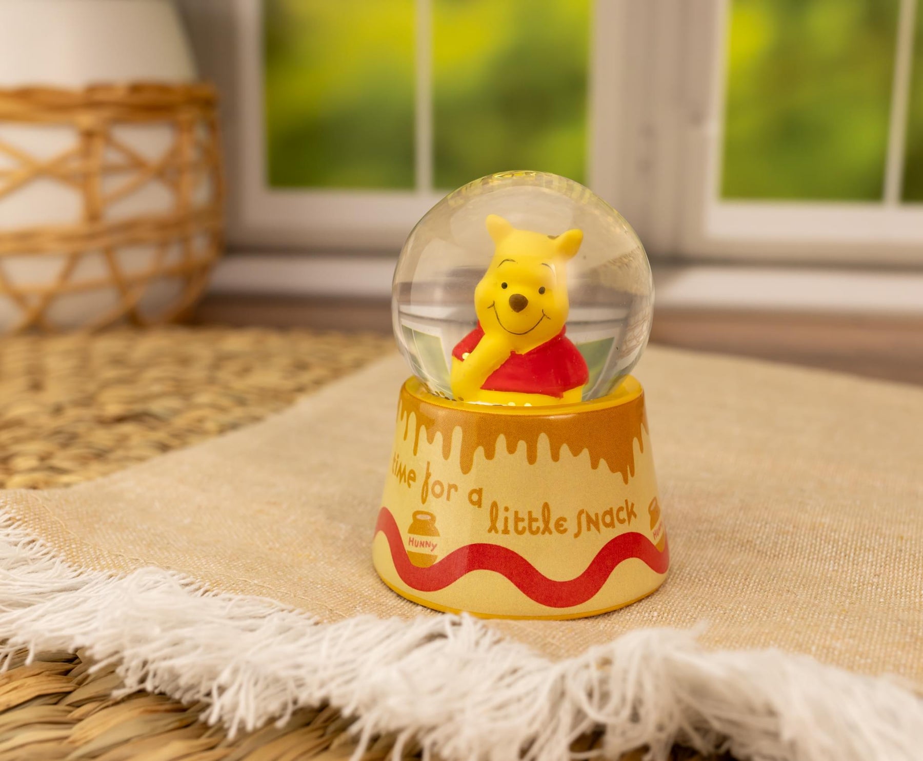 Disney Winnie The Pooh "Time For A Little Snack" 3-Inch Mini Light-Up Snow Globe