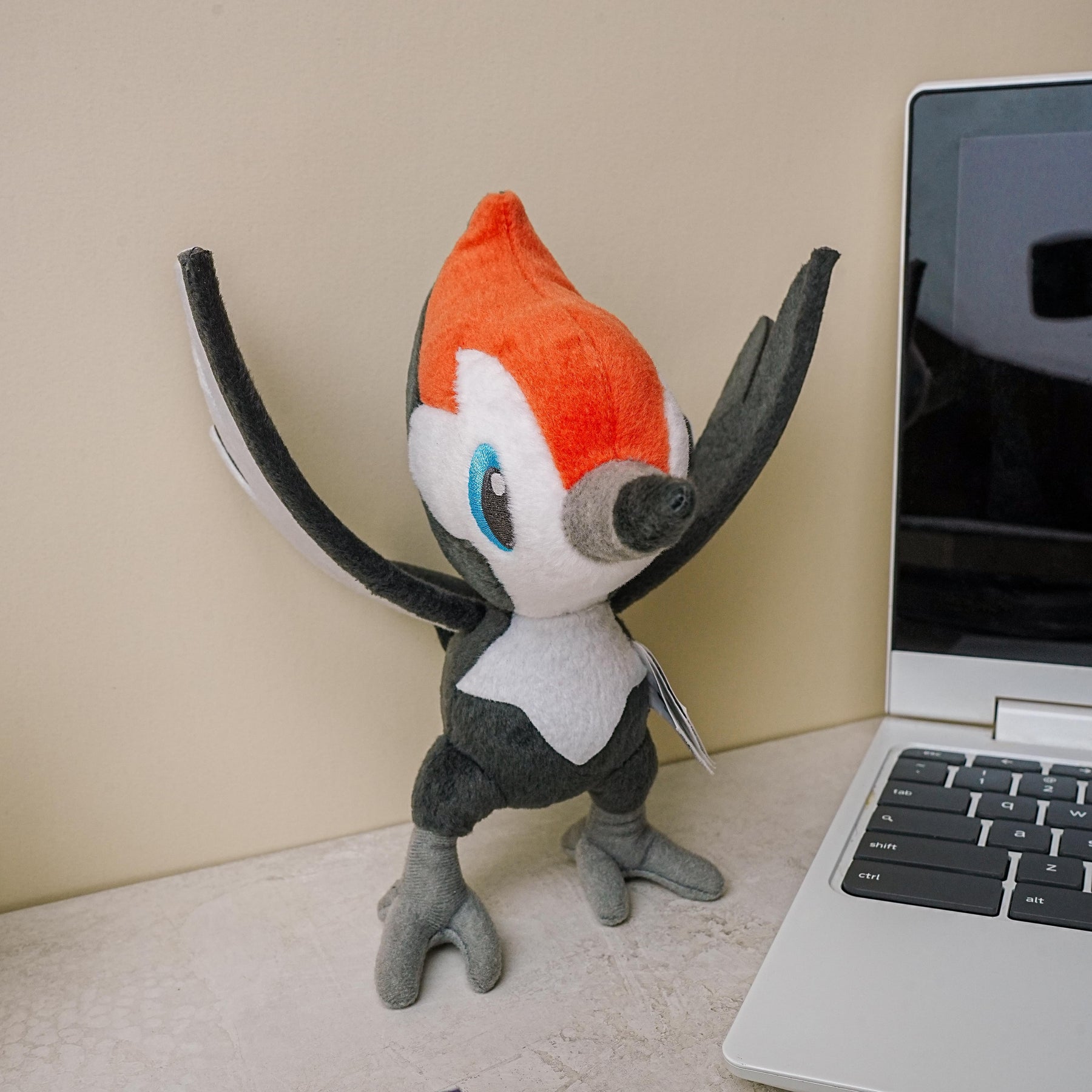 Pokemon 8 Inch Collector Plush | Pikipek