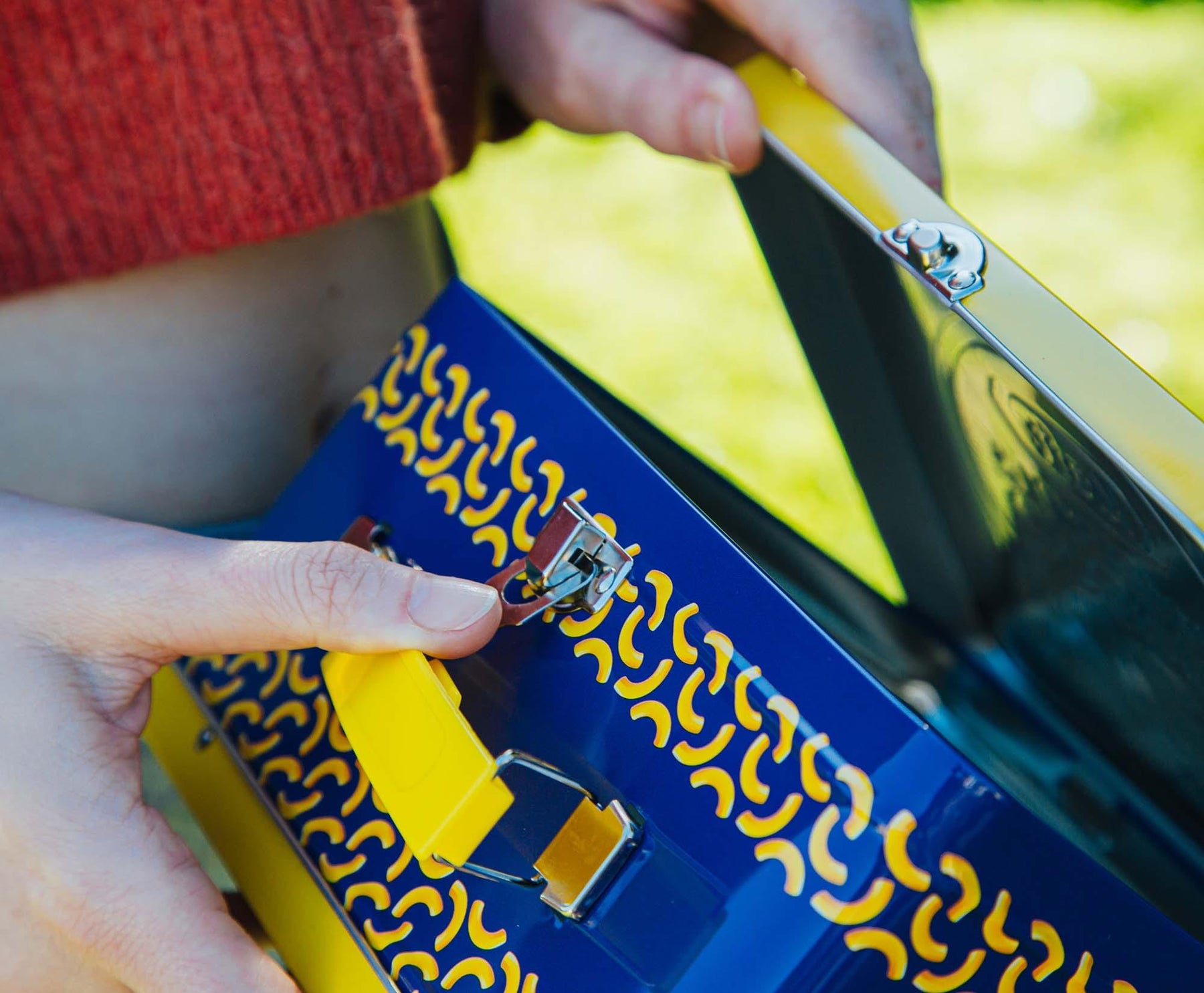 Kraft Macaroni & Cheese Metal Tin Lunch Box | Toynk Exclusive