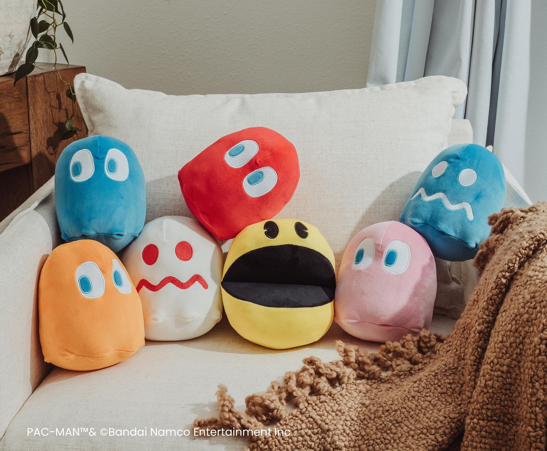 PAC-MAN TURN-TO-WHITE Ghost 7-Inch Plush