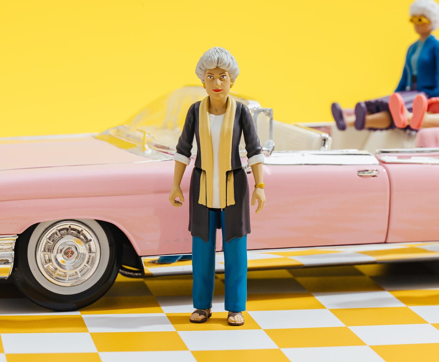 The Golden Girls Dorothy Zbornak 3.75-Inch Retro Action Figure
