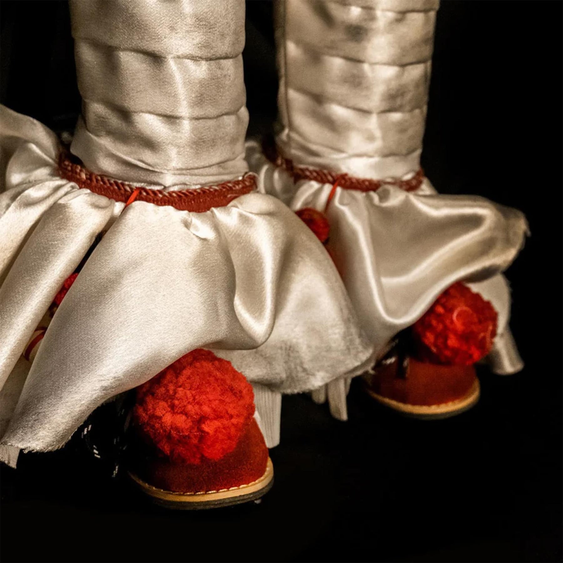 IT (2017) Premium Scale 50 Inch Pennywise Doll