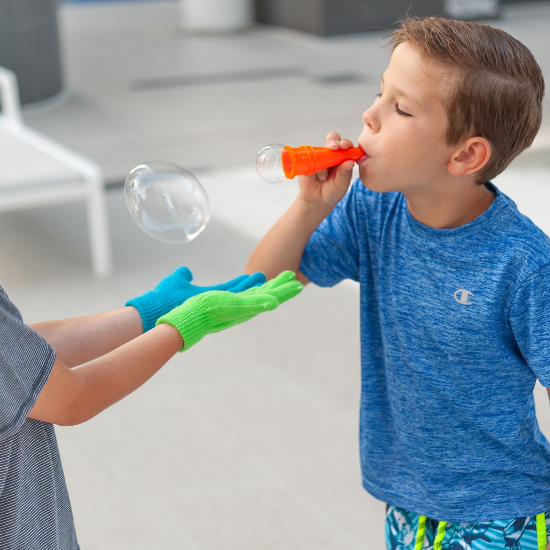 BomBom Bubbles Magic Gloves Dual Pack | Create An Unpoppable Bubble Experience