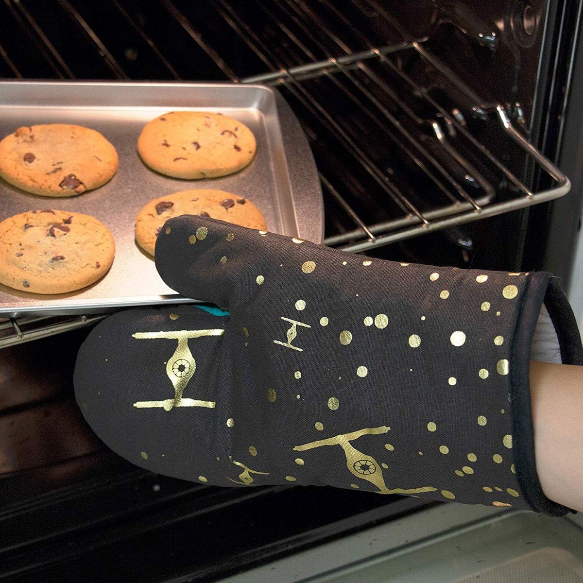 Star Wars Pinache Tie Fighter Design Heat Resistant Cotton Oven Mitt
