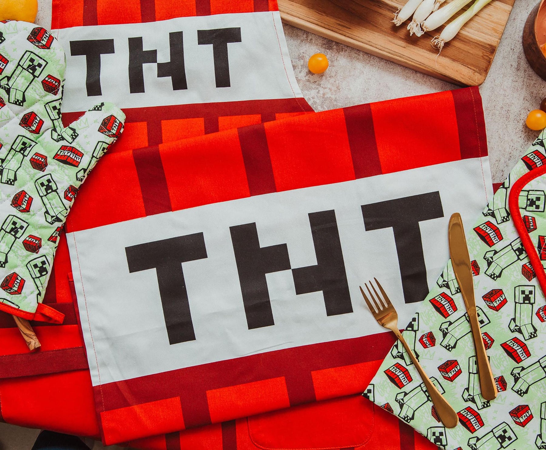 Minecraft Red TNT Kitchen Set | Apron, Oven Mitt, Dish Towels, Pot Holder