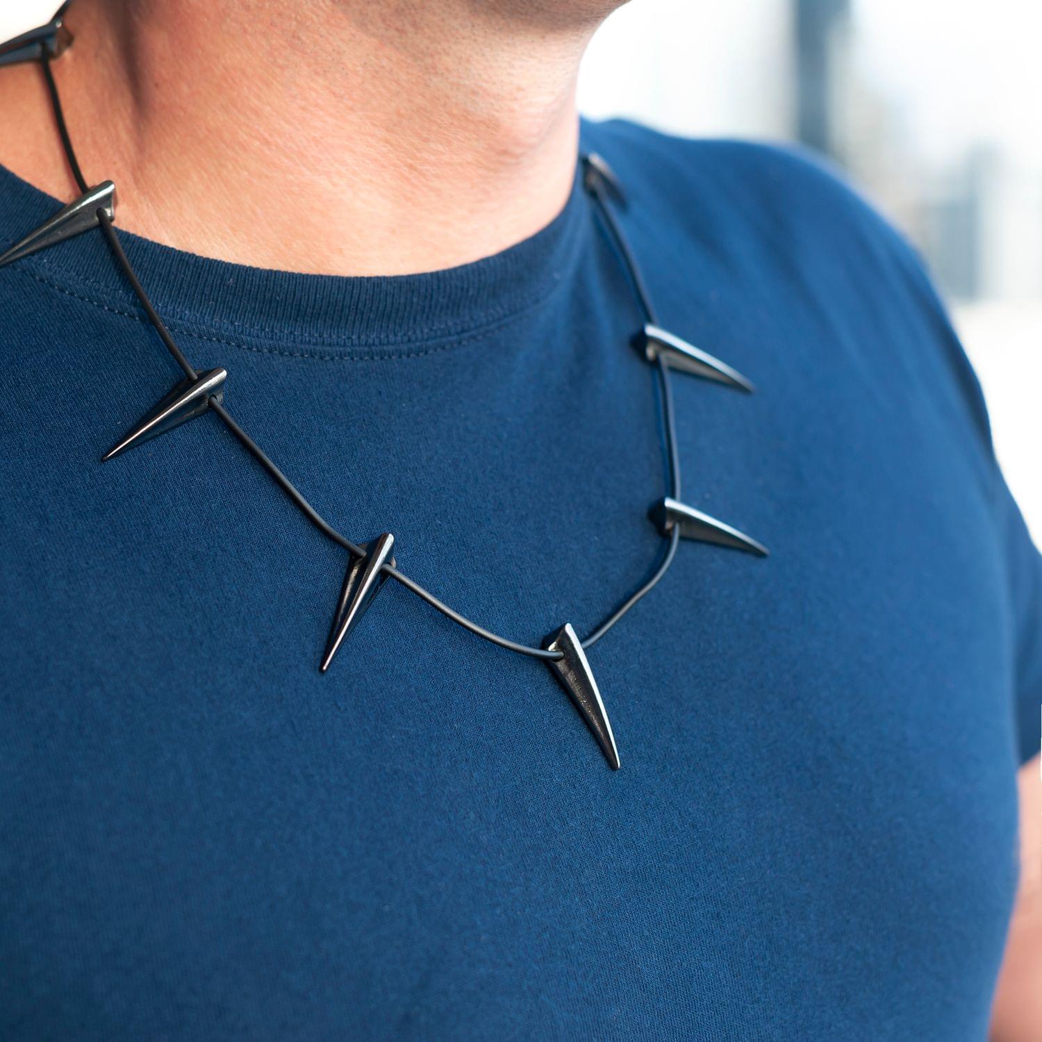 Marvel Black Panther Claw Necklace (10 Steel Claws, Leather Collar)