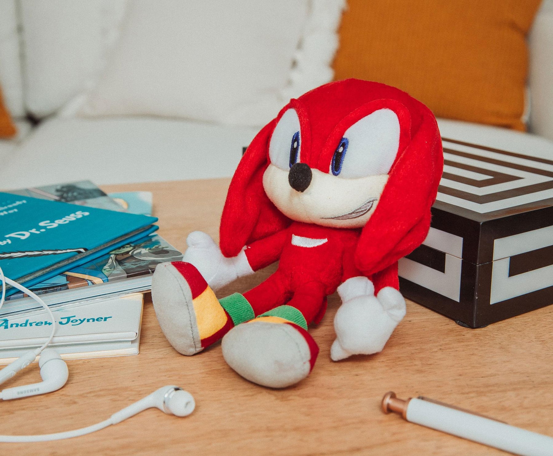 Sonic the Hedgehog 8-Inch Character Plush Toy | Knuckles the Echidna