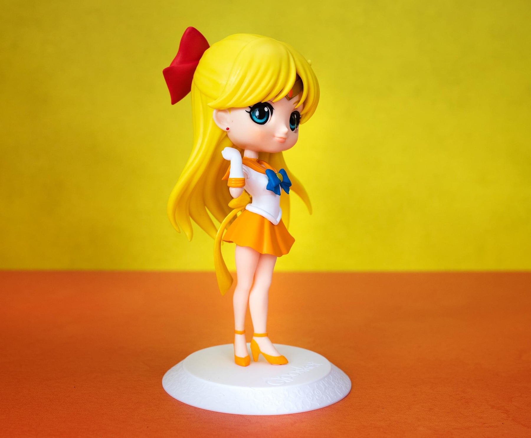Sailor Moon Eternal Q Posket Action Figure | Super Sailor Venus (Version A)