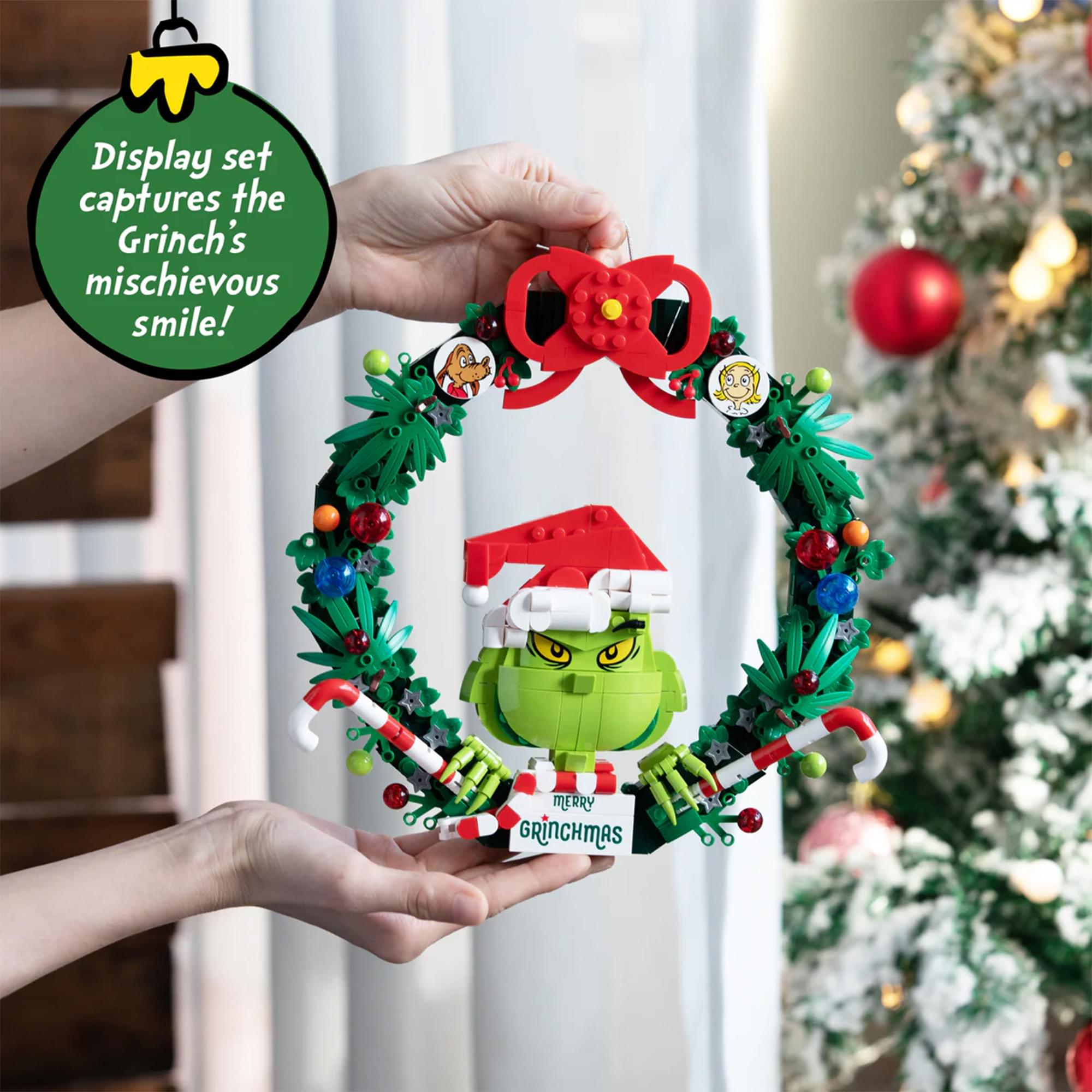 The Grinch Wreath 523-Piece Brickcraft Building Set