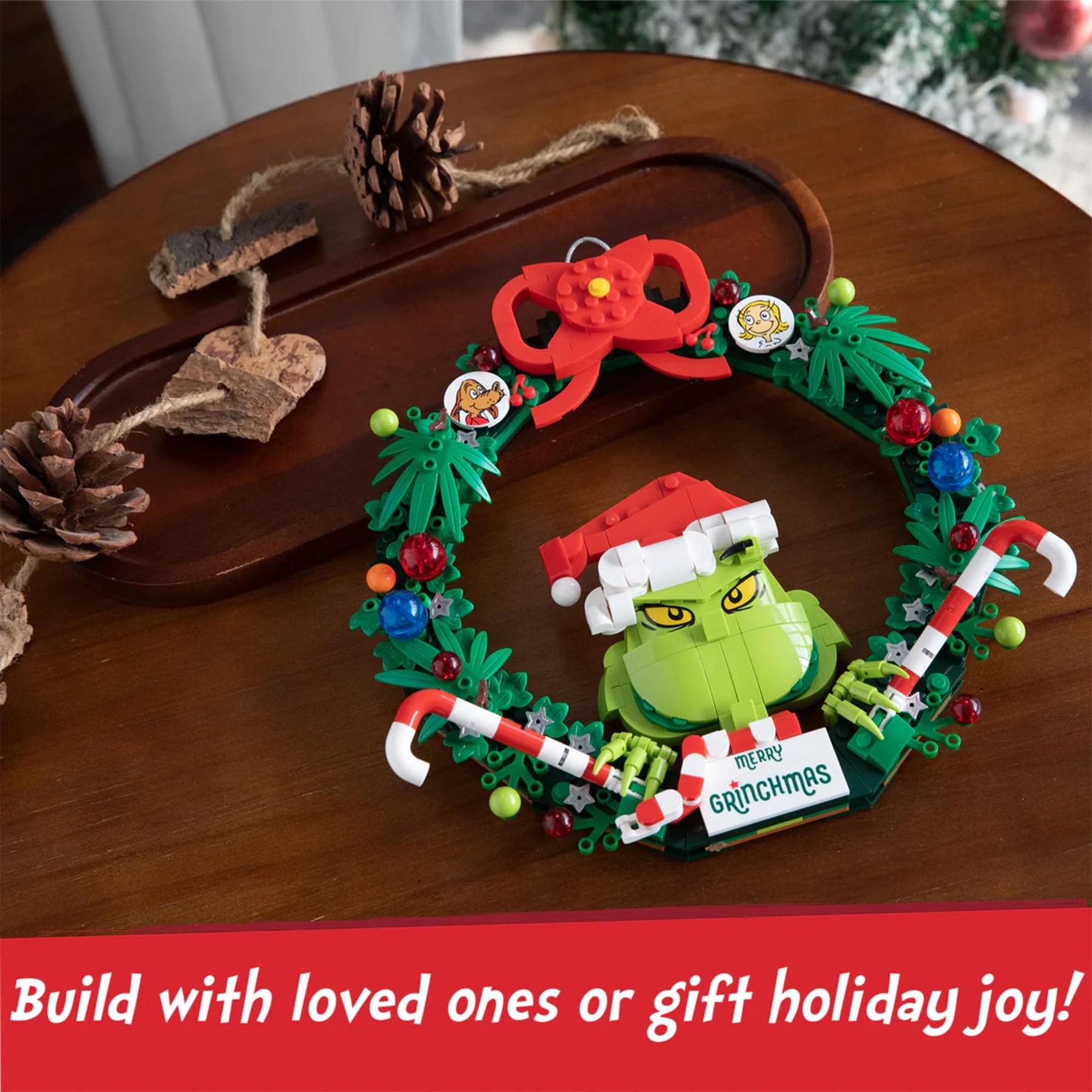 The Grinch Wreath 523-Piece Brickcraft Building Set