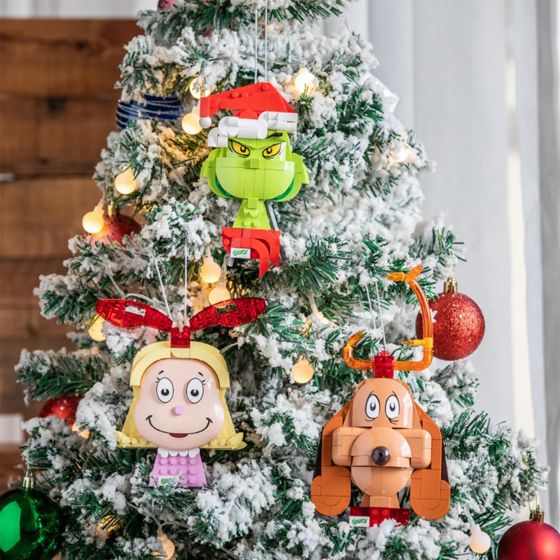 The Grinch Cindy-Lou Decoration 121-Piece Brickcraft Building Set