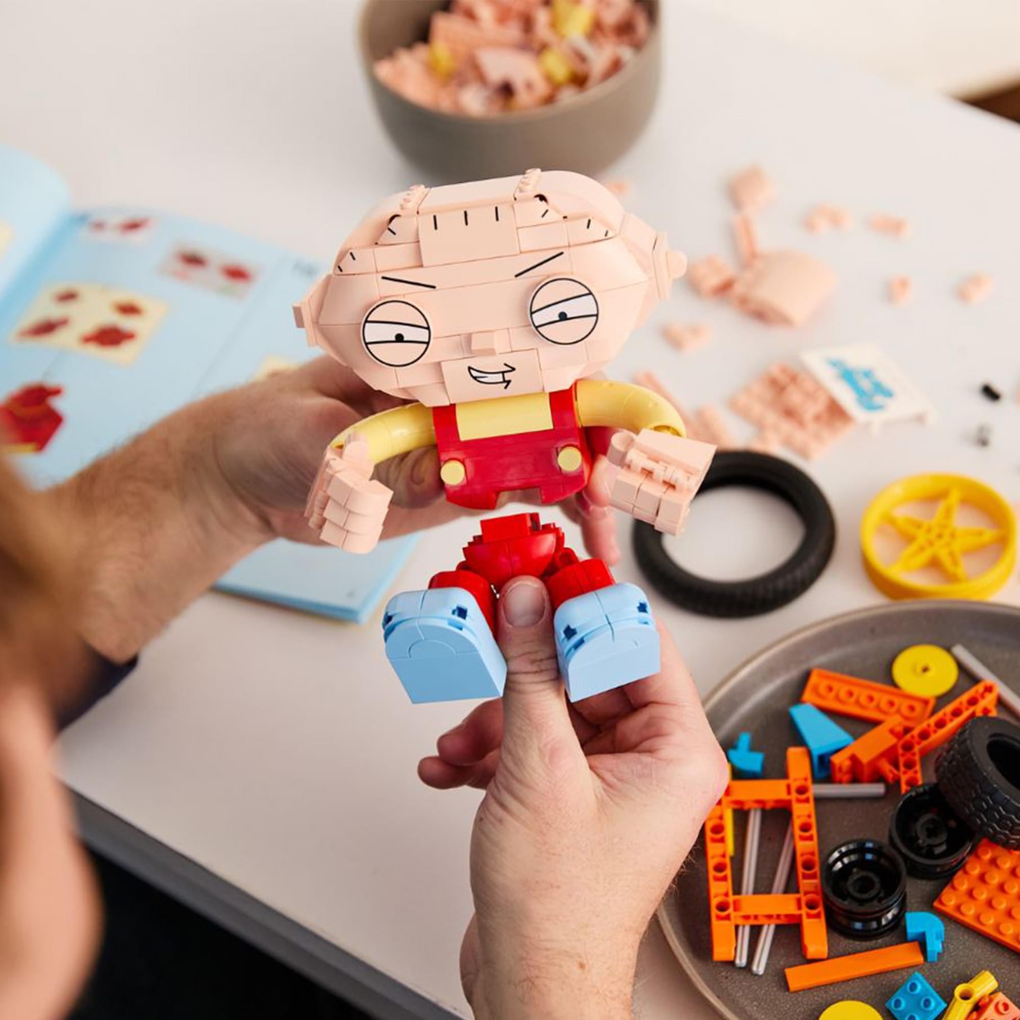 Family Guy Stewie On Trike 429-Piece Building Set