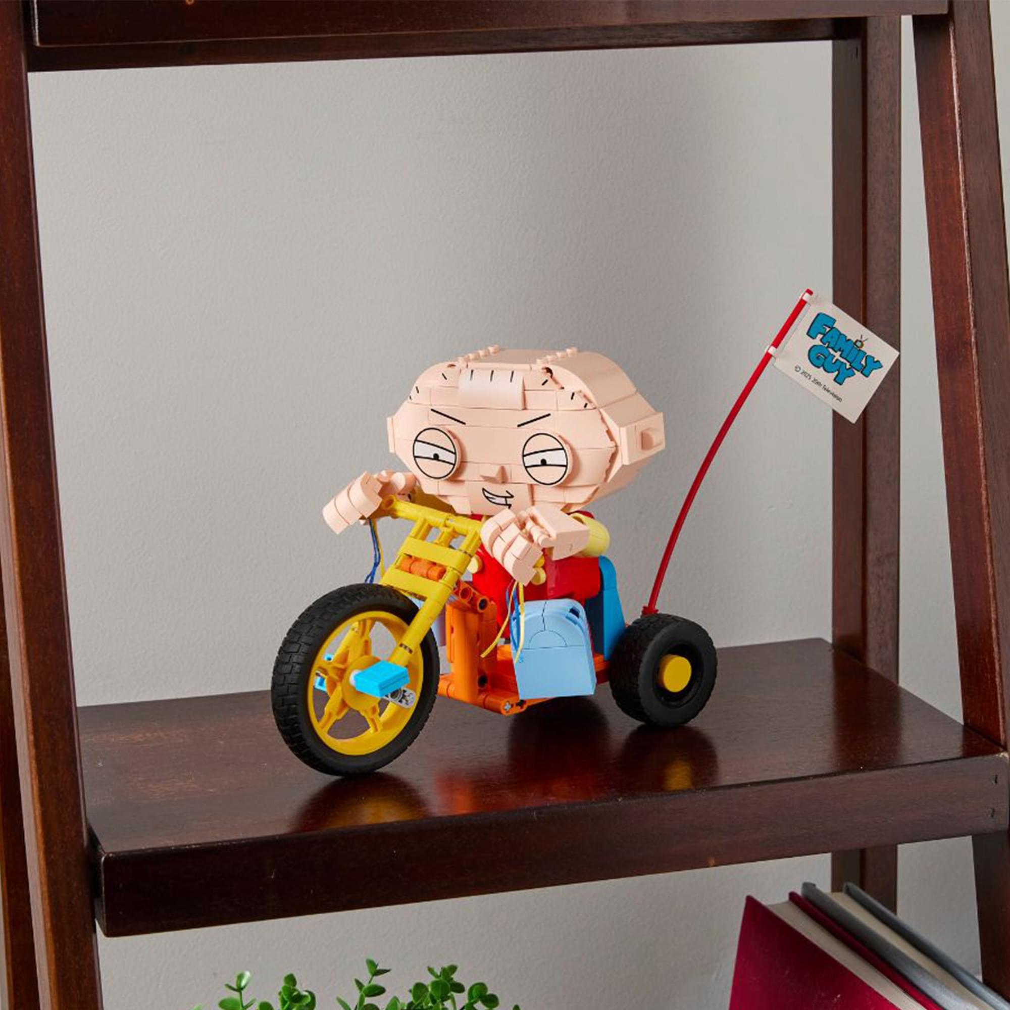 Family Guy Stewie On Trike 429-Piece Building Set