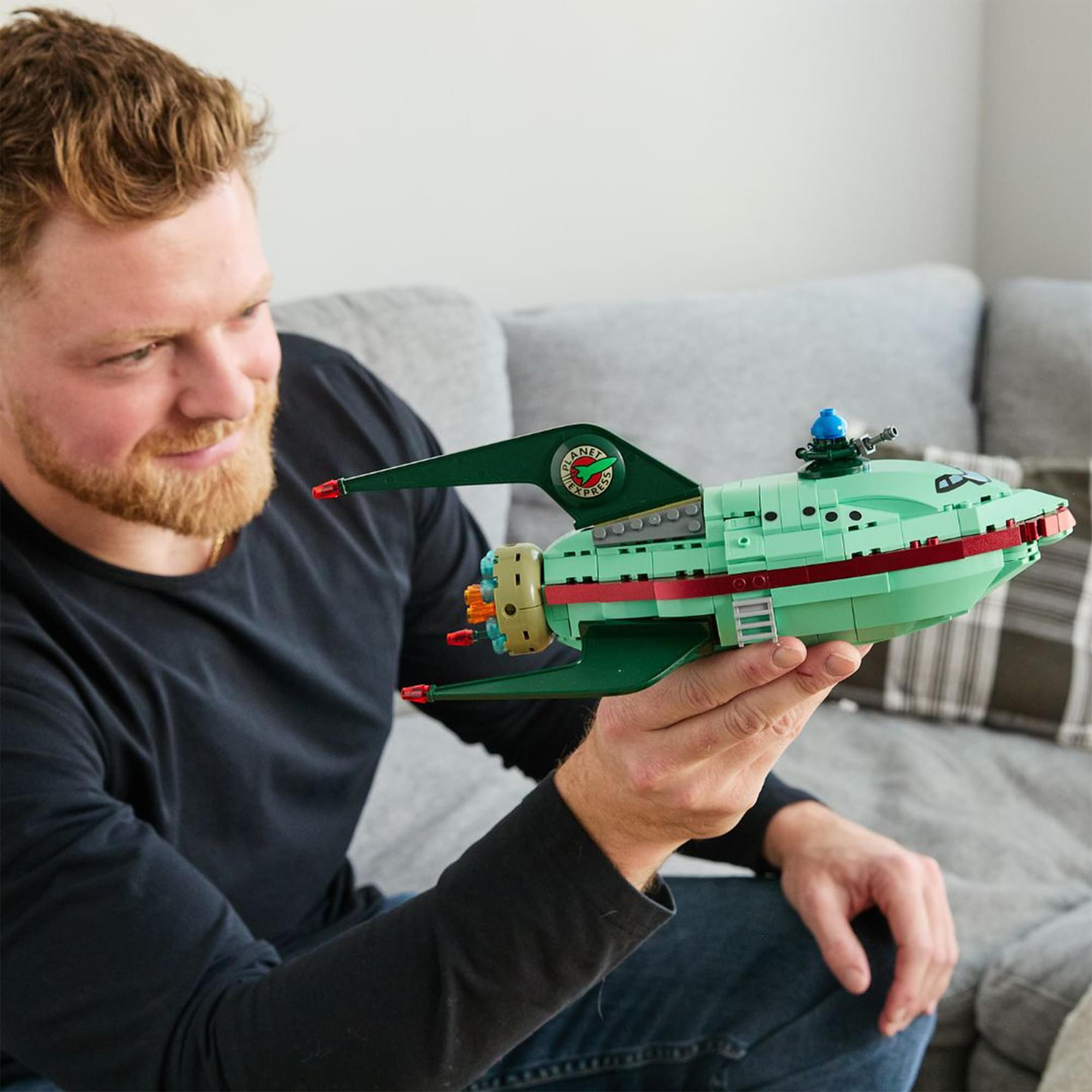 Futurama Planet Express Ship 382-Piece Building Set